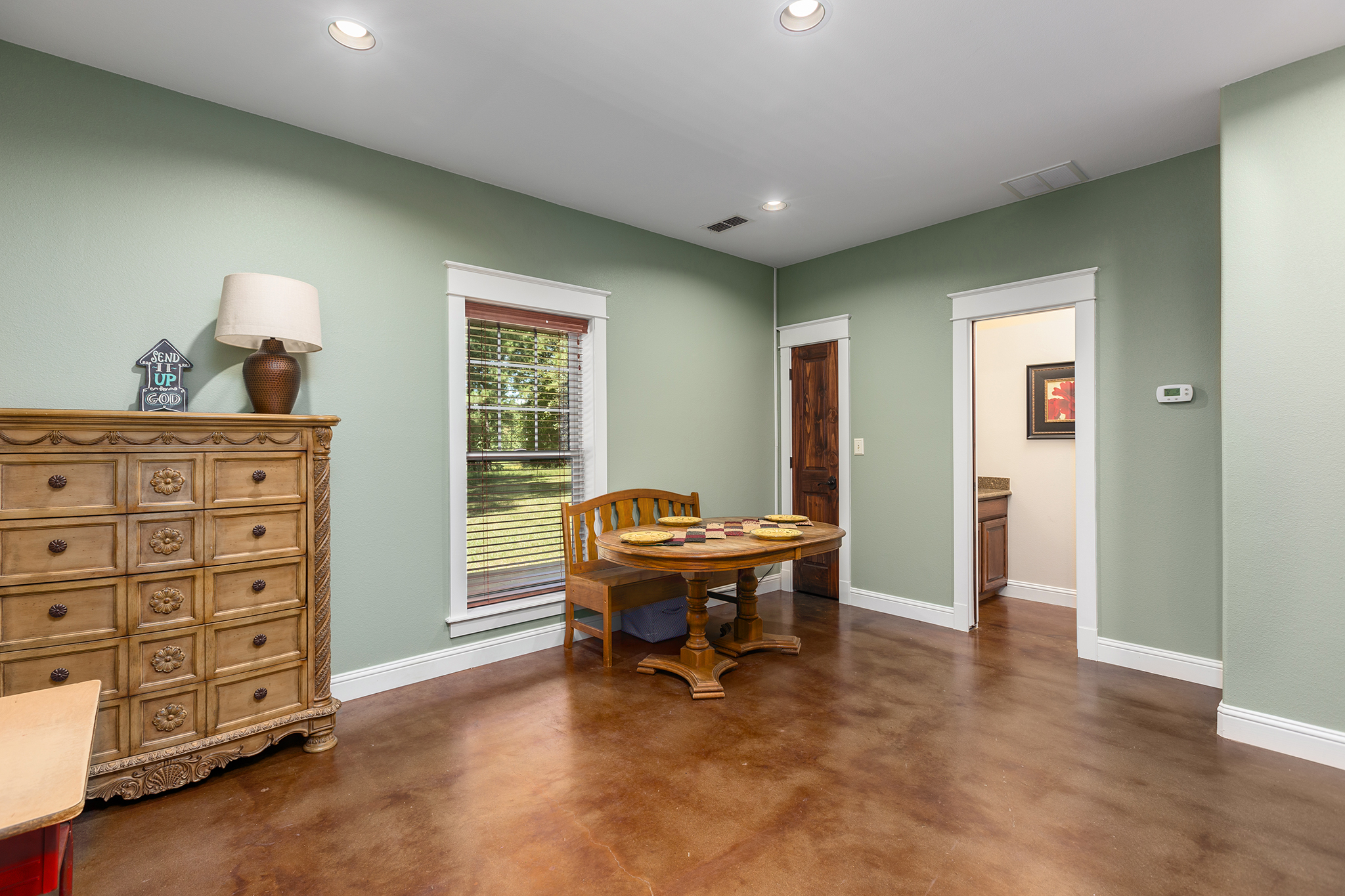 Bronson, Texas, 75930, United States, 5 Bedrooms Bedrooms, ,4 BathroomsBathrooms,Residential,For Sale,1944526