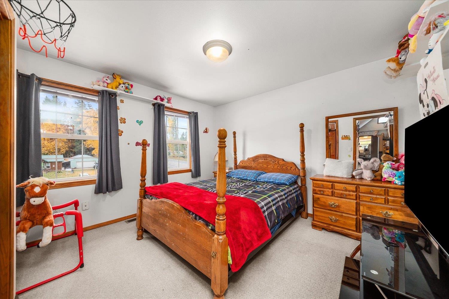 Metaline Falls, Washington, 99153, United States, 5 Bedrooms Bedrooms, ,3 BathroomsBathrooms,Residential,For Sale,1986087