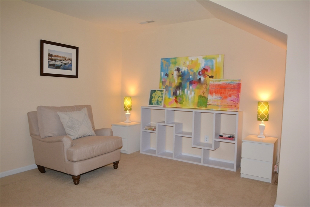 Methuen, Massachusetts, 01844, United States, 2 Bedrooms Bedrooms, ,3 BathroomsBathrooms,Residential,For Sale,1999139