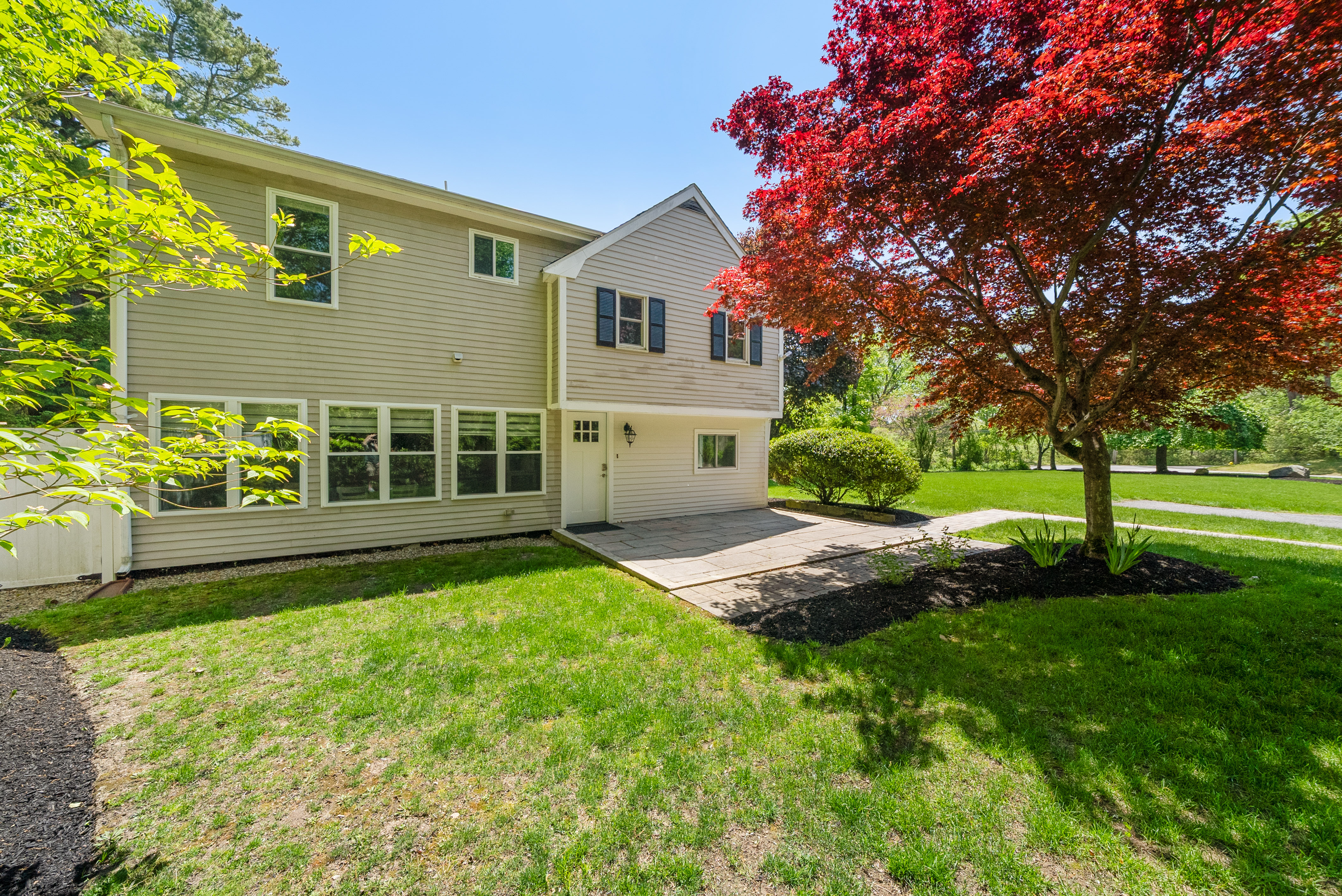  129 Dover Road, Westwood, MA, 02090 - 物件實景