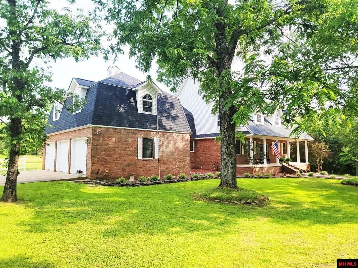 Mountain Home, Arkansas, 72653, United States, 4 Bedrooms Bedrooms, ,5 BathroomsBathrooms,Residential,For Sale,1981288