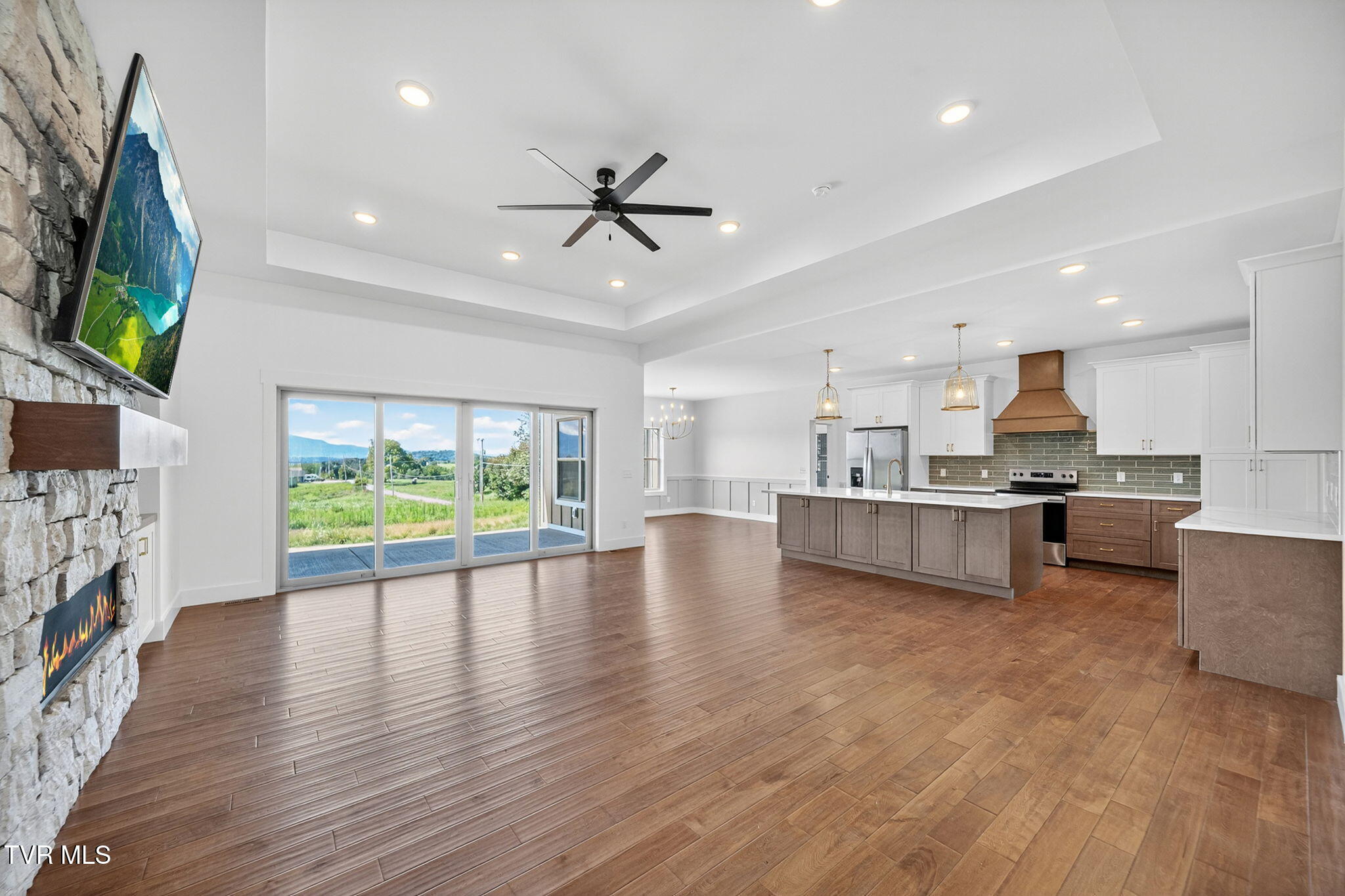 Greeneville, Tennessee, 37745, United States, 3 Bedrooms Bedrooms, ,2 BathroomsBathrooms,Residential,For Sale,1923218