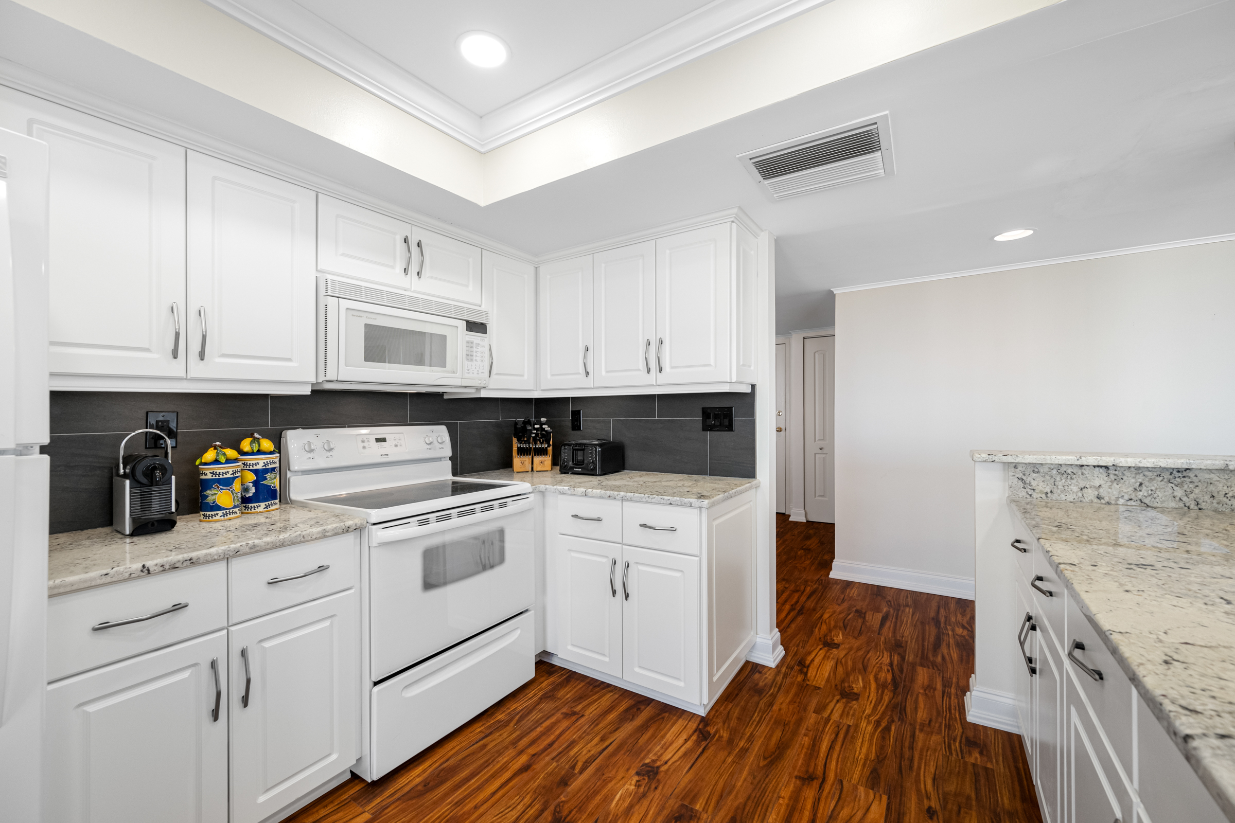 Treasure Island, Florida, 33706, United States, 2 Bedrooms Bedrooms, ,2 BathroomsBathrooms,Residential,For Sale,1998023