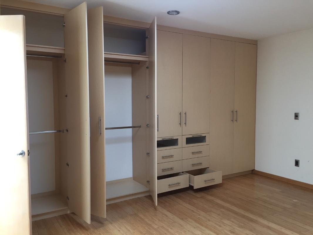 Metepec, Estado de México, 52172, Mexico, 4 Bedrooms Bedrooms, ,4 BathroomsBathrooms,Residential,For Sale,1770872