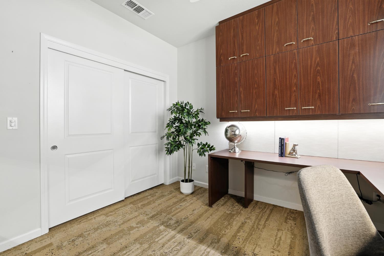 Elk Grove, California, 95757, United States, 2 Bedrooms Bedrooms, ,2 BathroomsBathrooms,Residential,For Sale,1901931