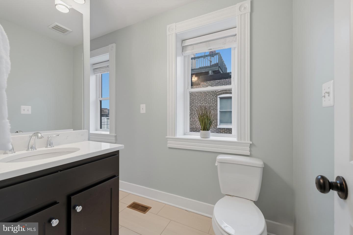 Baltimore, Maryland, 21224, United States, 5 Bedrooms Bedrooms, ,3 BathroomsBathrooms,Residential,For Sale,1999836