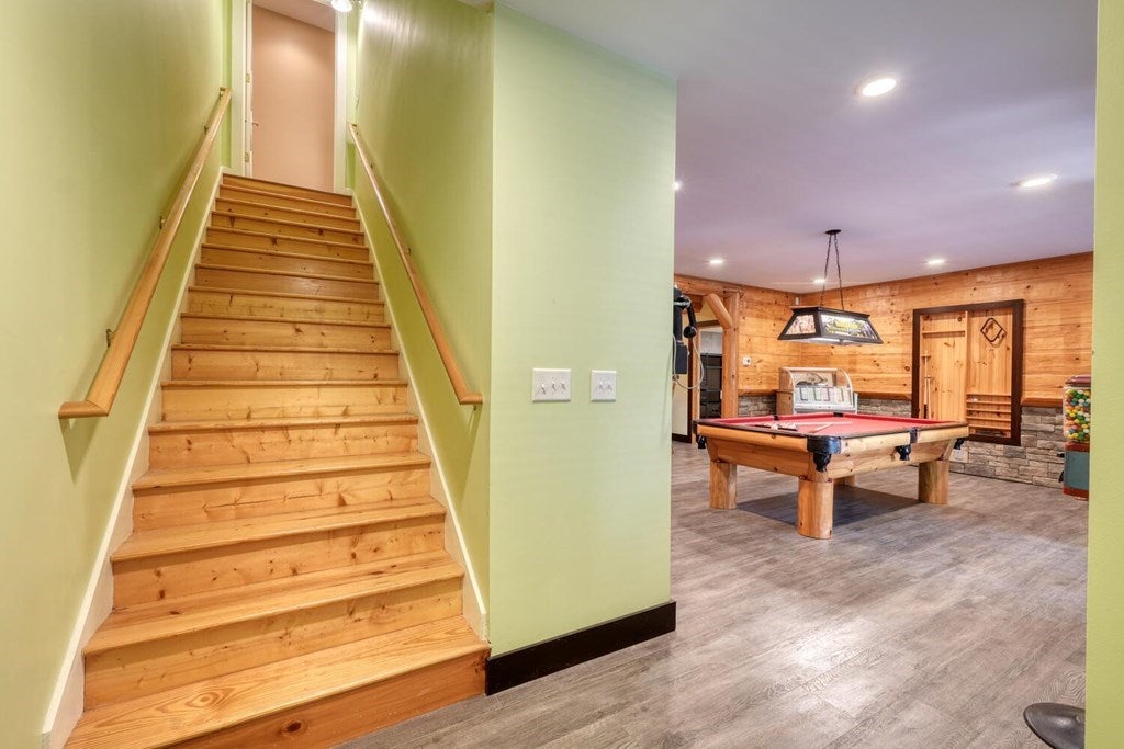Blairsville, Georgia, 30512, United States, 5 Bedrooms Bedrooms, ,6 BathroomsBathrooms,Residential,For Sale,1901332