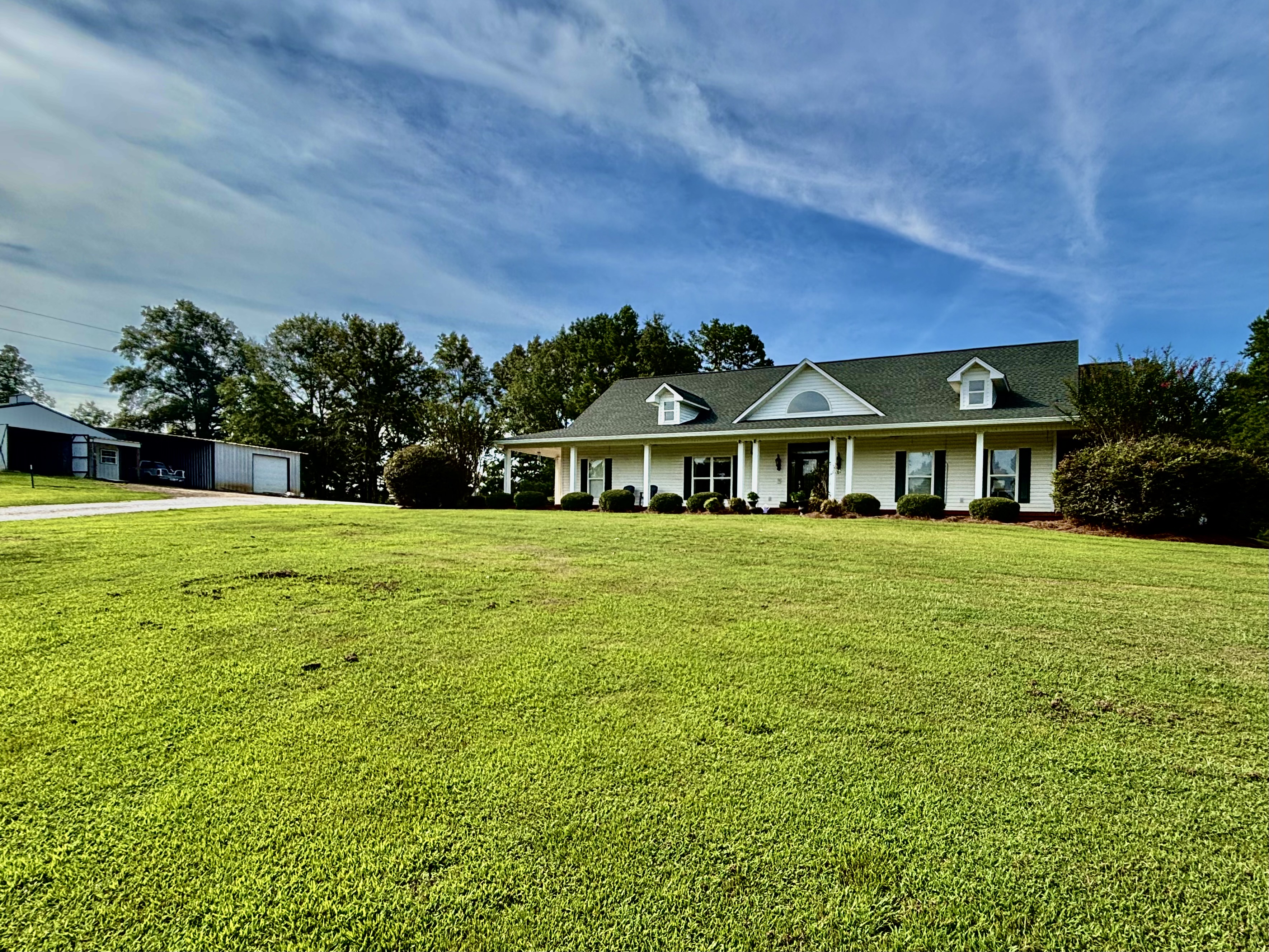 Algoma, Mississippi, 38863, United States, 4 Bedrooms Bedrooms, ,2 BathroomsBathrooms,Residential,For Sale,1928744