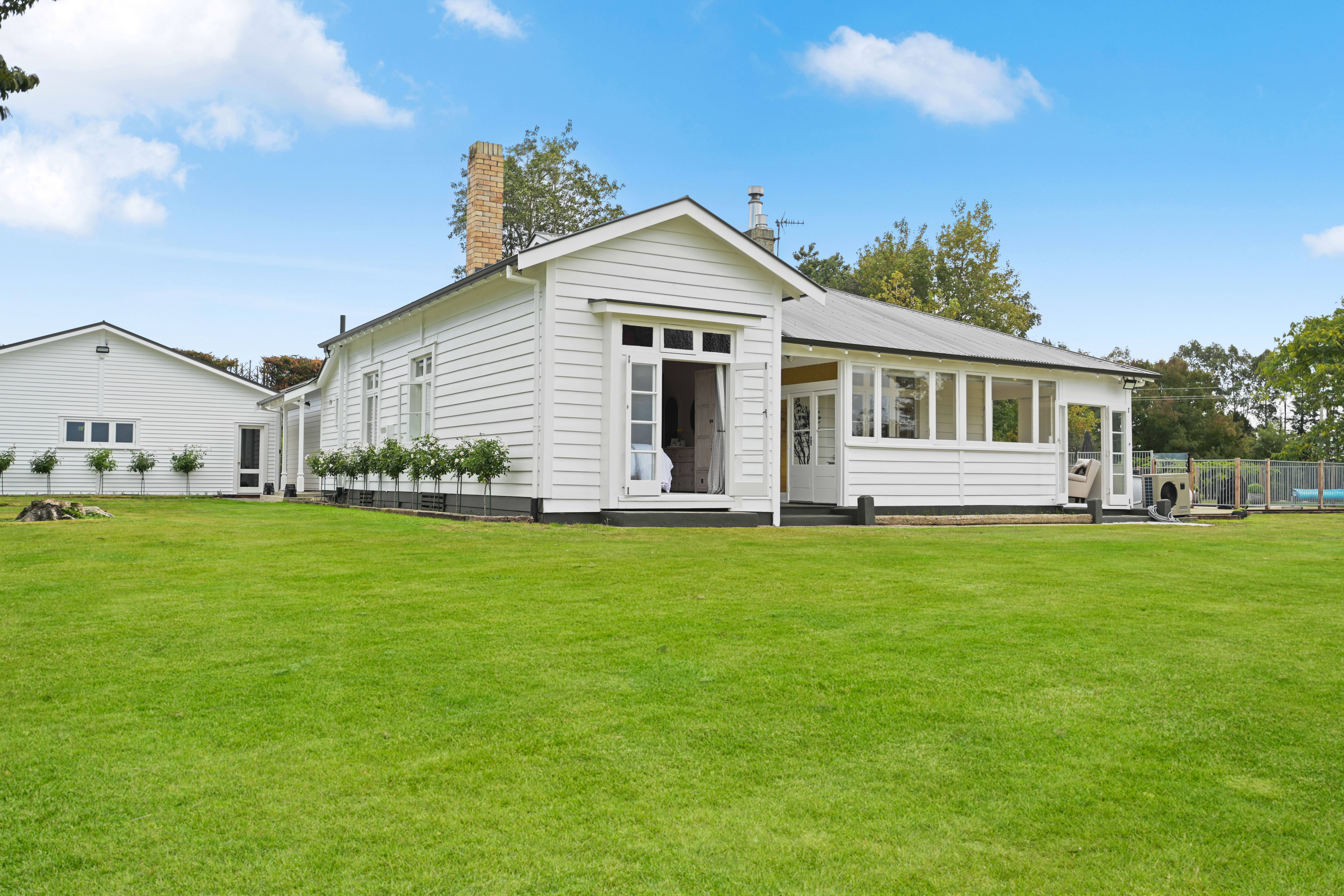  Chic Character with Acreage - 物件實景