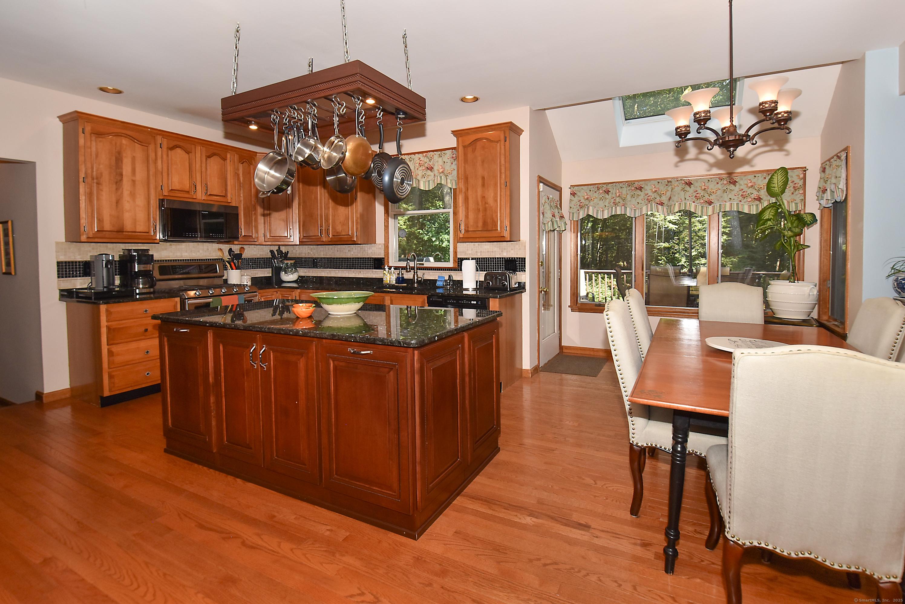 Windsor, Connecticut, 06095, United States, 4 Bedrooms Bedrooms, ,3 BathroomsBathrooms,Residential,For Sale,1936902