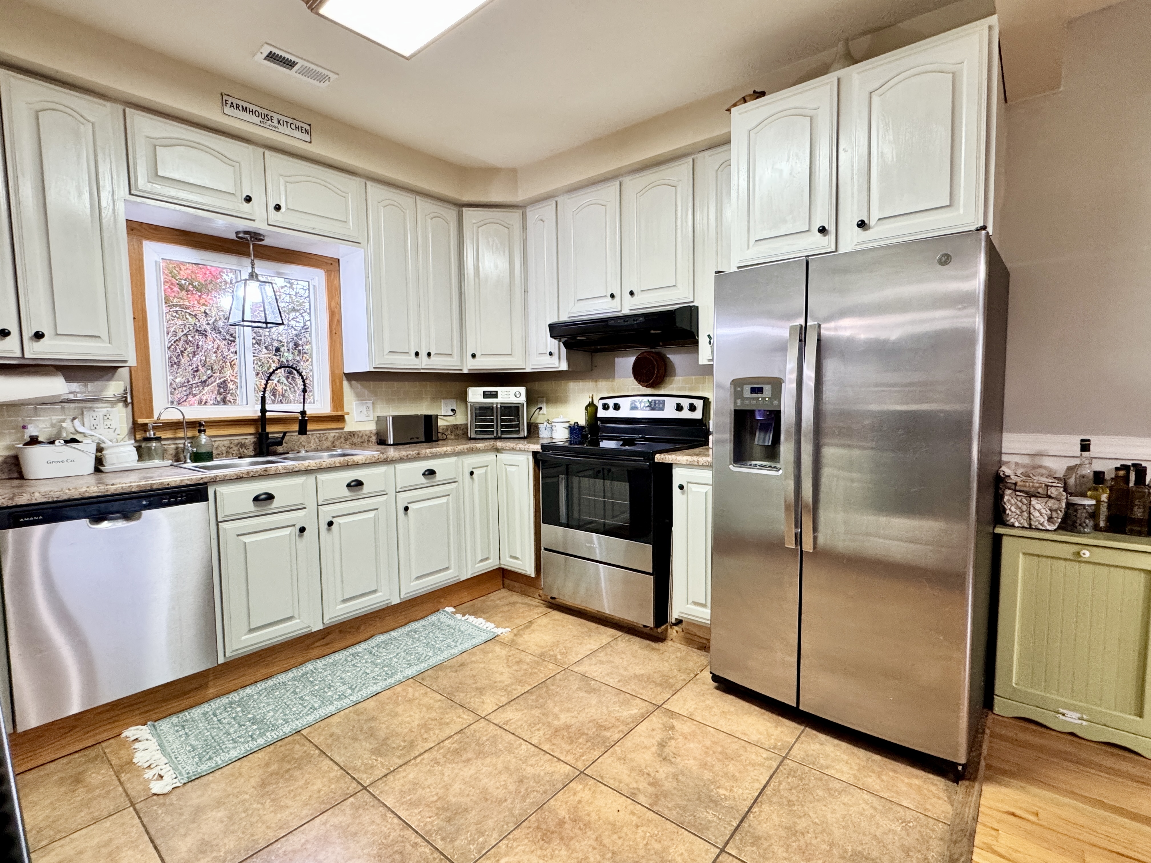 Hillsboro, Kentucky, 41049, United States, 3 Bedrooms Bedrooms, ,3 BathroomsBathrooms,Residential,For Sale,1984101