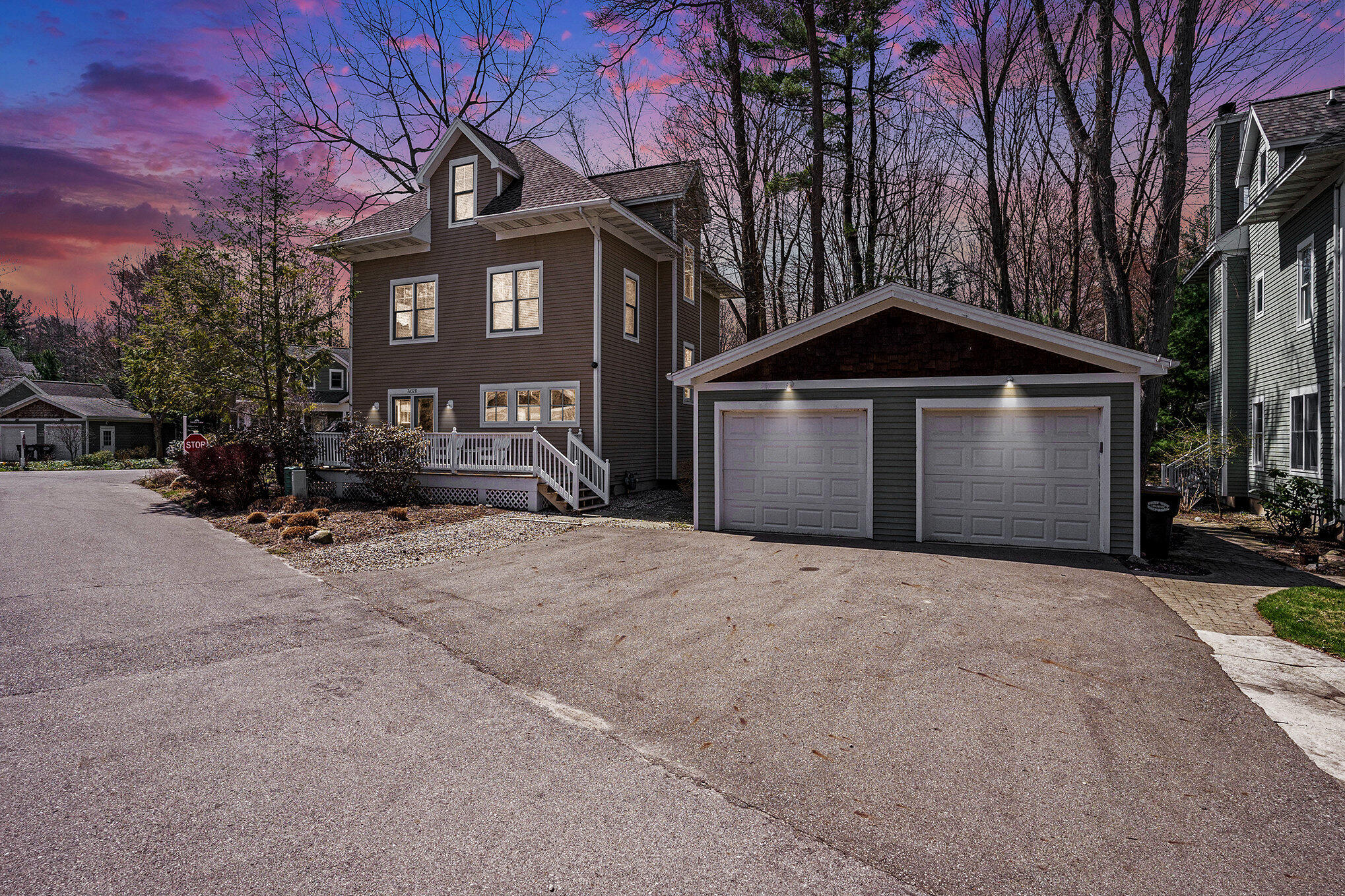 South Haven, Michigan, 49090, United States, 4 Bedrooms Bedrooms, ,4 BathroomsBathrooms,Residential,For Sale,1945011