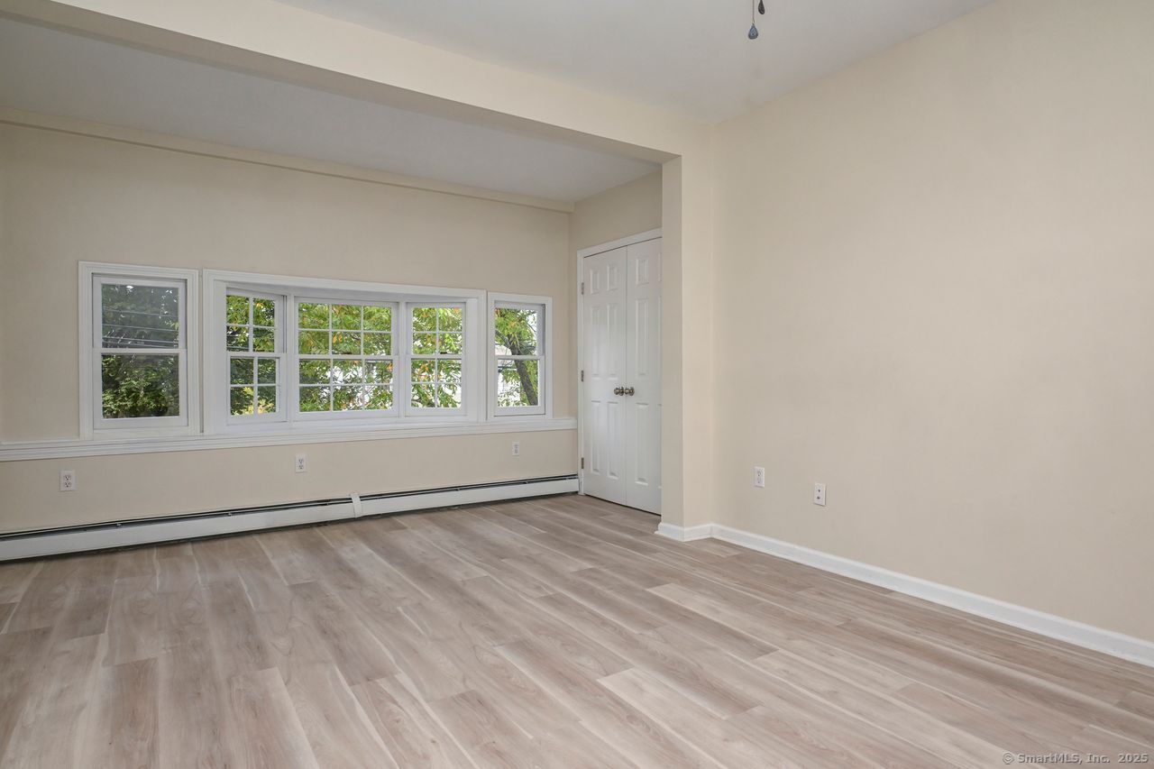 Wallingford, Connecticut, 06492, United States, 6 Bedrooms Bedrooms, ,4 BathroomsBathrooms,Residential,For Sale,1989730