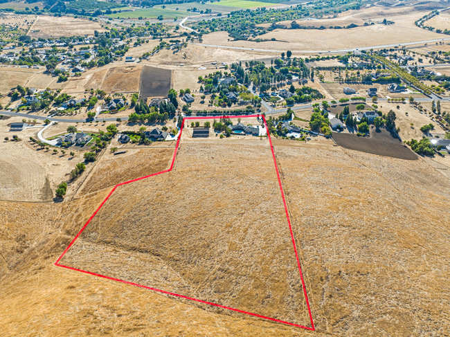 Tres Pinos, California, 95075, United States, 3 Bedrooms Bedrooms, ,3 BathroomsBathrooms,Residential,For Sale,1988626