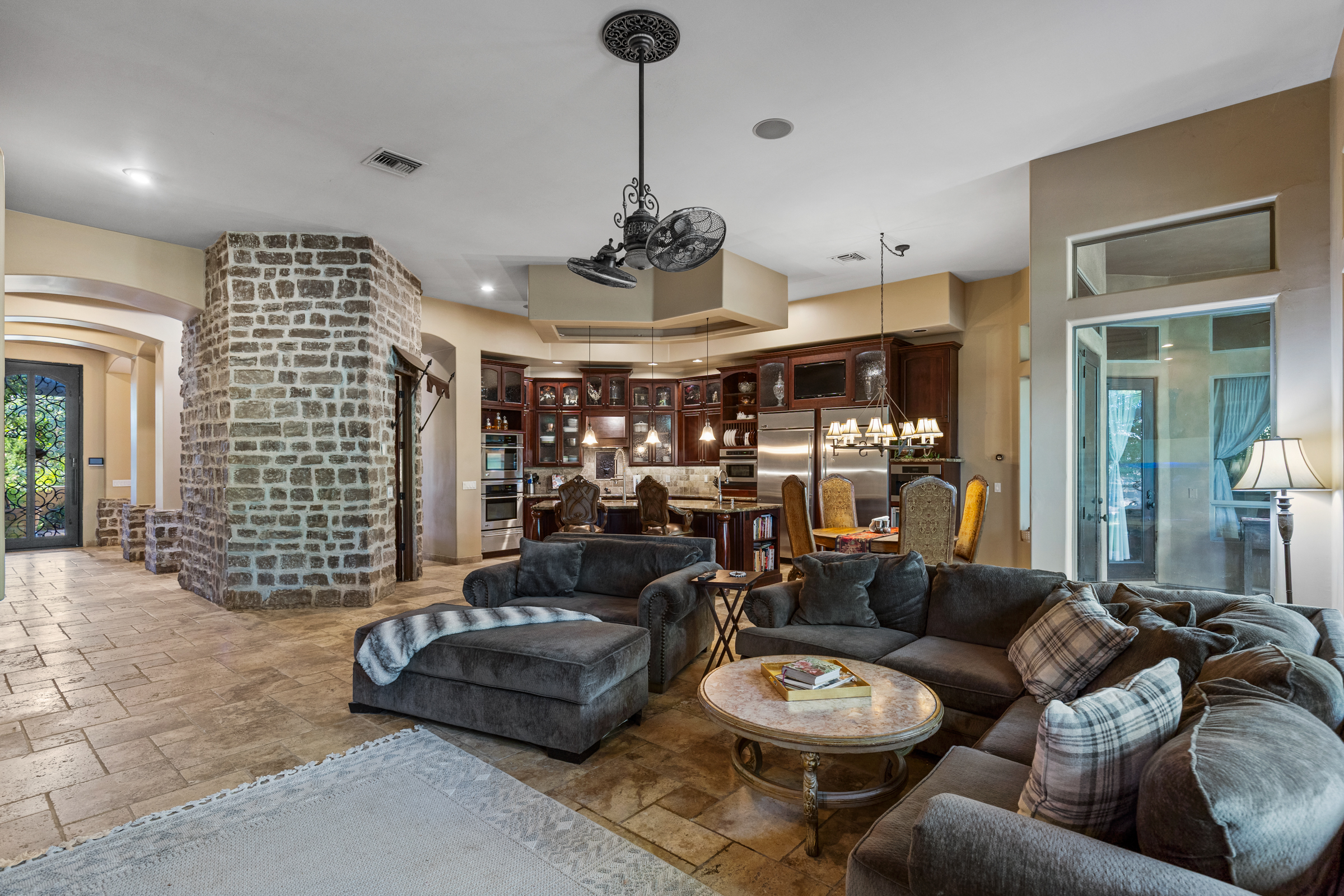 Tempe, Arizona, 85284, United States, 5 Bedrooms Bedrooms, ,3 BathroomsBathrooms,Residential,For Sale,1989924