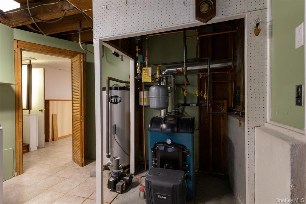 Mohegan Lake, New York, 10547, United States, 3 Bedrooms Bedrooms, ,1 BathroomBathrooms,Residential,For Sale,1992350