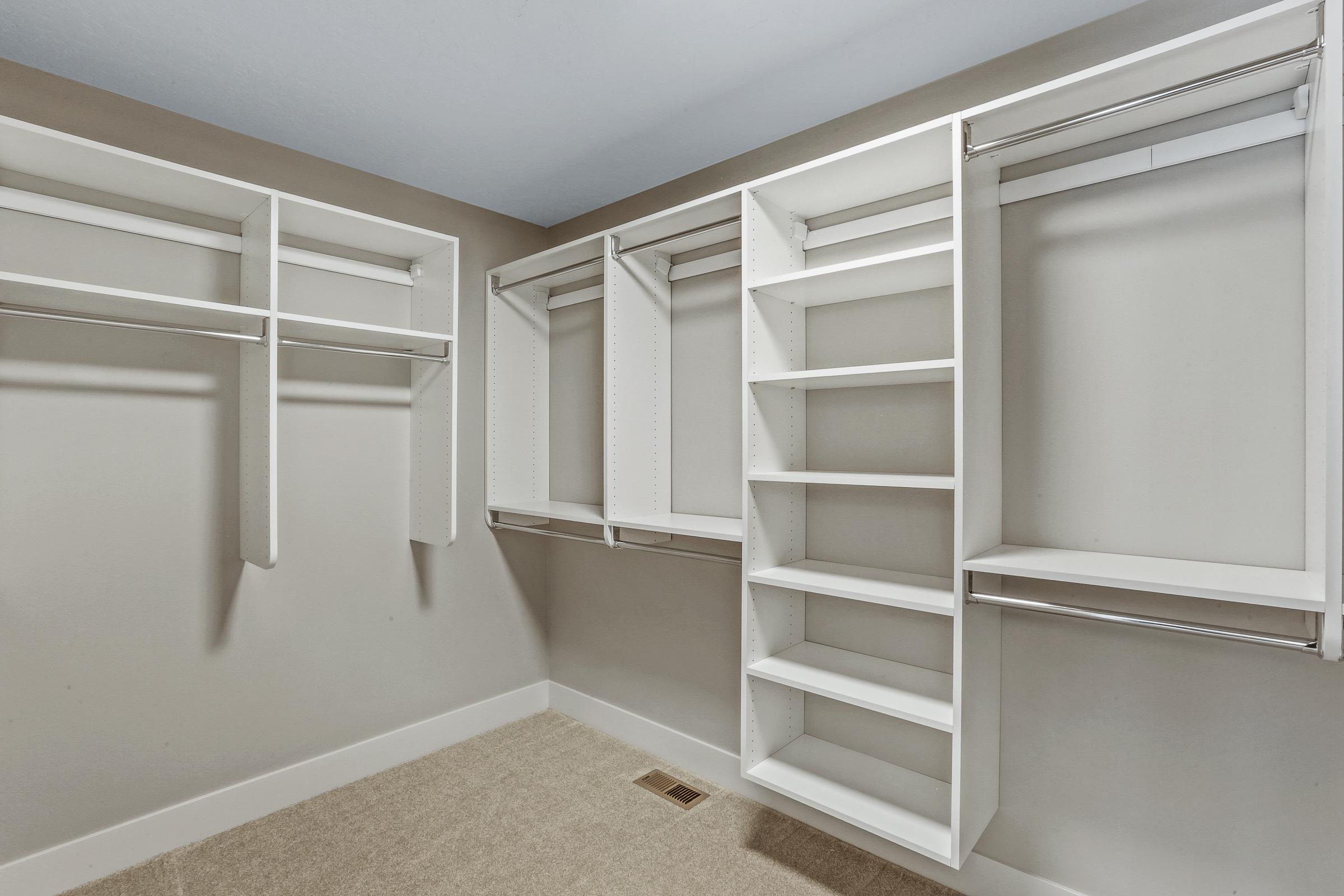 Spokane, Washington, 99223, United States, 5 Bedrooms Bedrooms, ,4 BathroomsBathrooms,Residential,For Sale,2002935