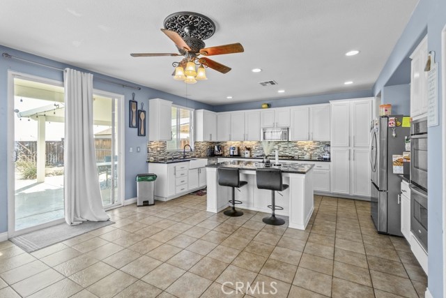 Victorville, California, 92392, United States, 4 Bedrooms Bedrooms, ,3 BathroomsBathrooms,Residential,For Sale,1977887