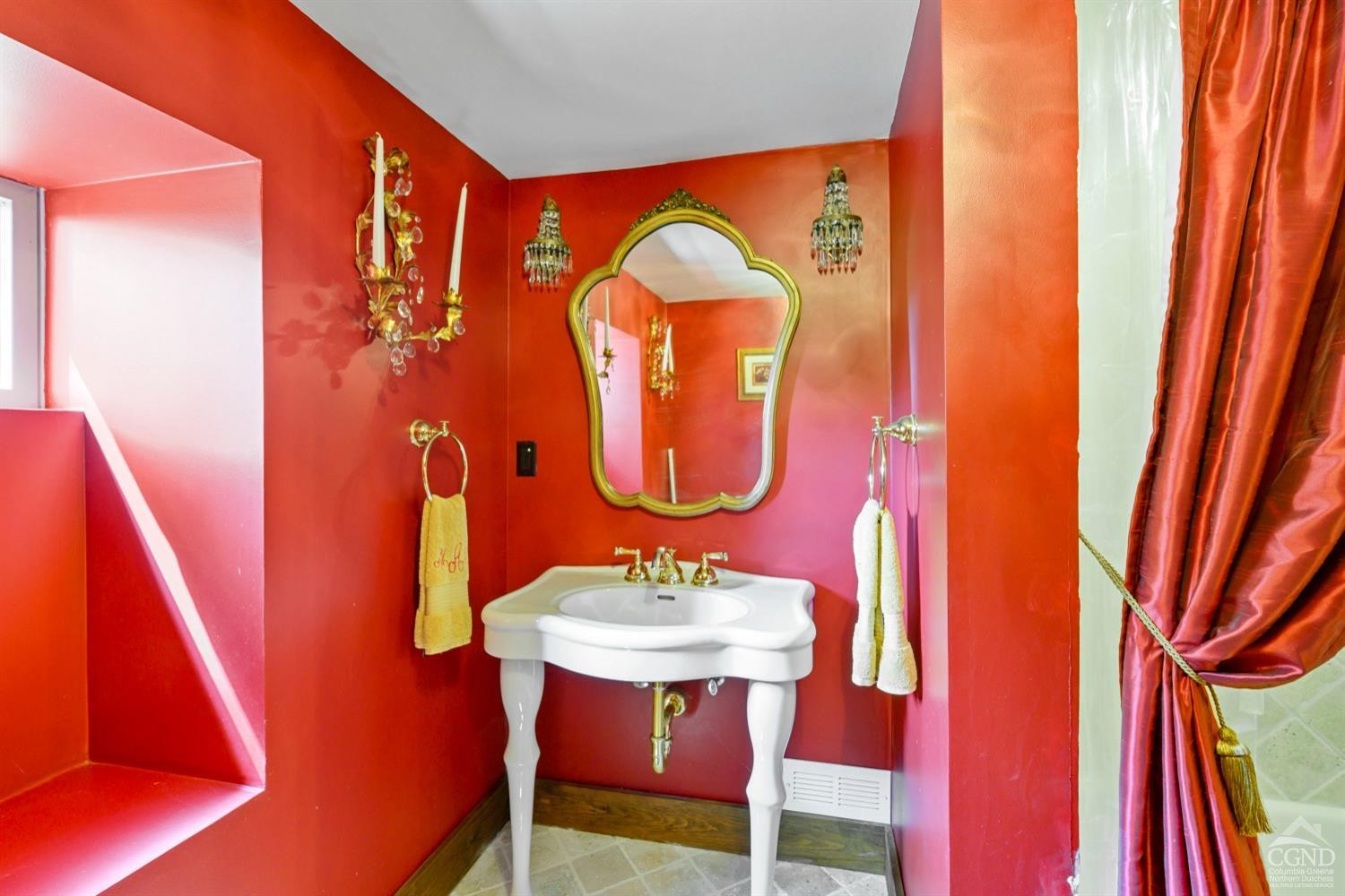 Tannersville, New York, 12485, United States, 6 Bedrooms Bedrooms, ,5 BathroomsBathrooms,Residential,For Sale,1947119