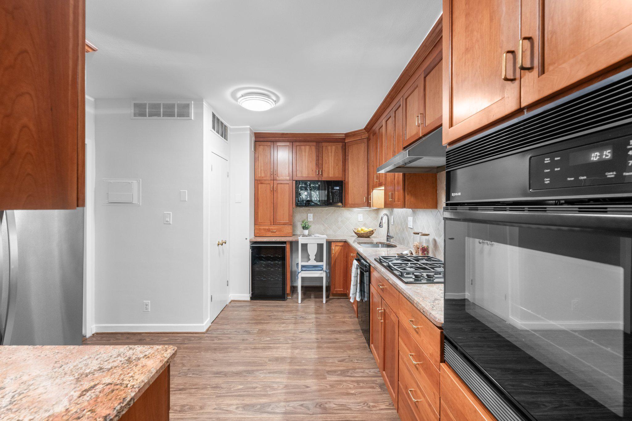  4100 Cathedral Avenue NW, Washington, DC, 20016 - 物件實景