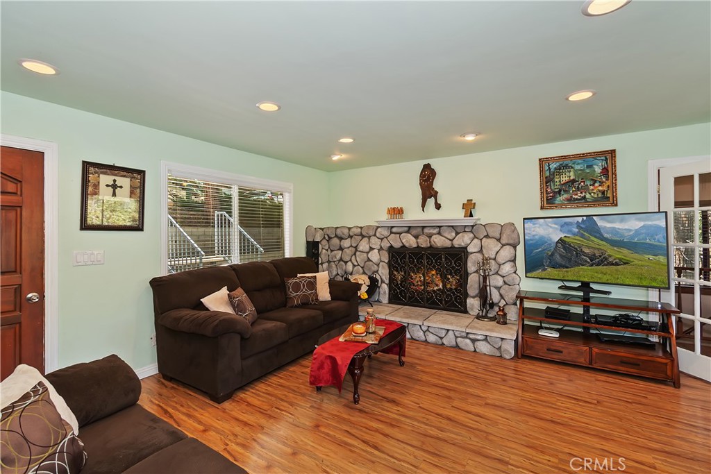 Lake Arrowhead, California, 92352, United States, 4 Bedrooms Bedrooms, ,2 BathroomsBathrooms,Residential,For Sale,1955780