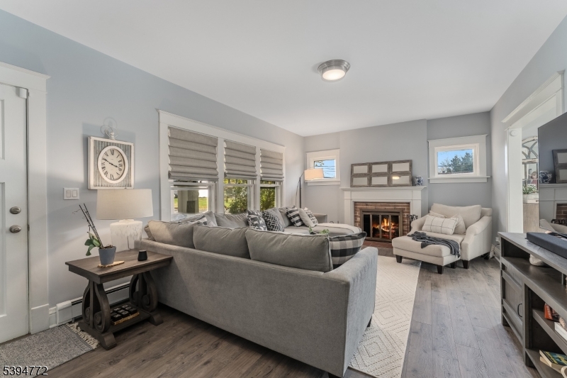 Clinton Town, New Jersey, 08809, United States, 3 Bedrooms Bedrooms, ,2 BathroomsBathrooms,Residential,For Sale,1989455