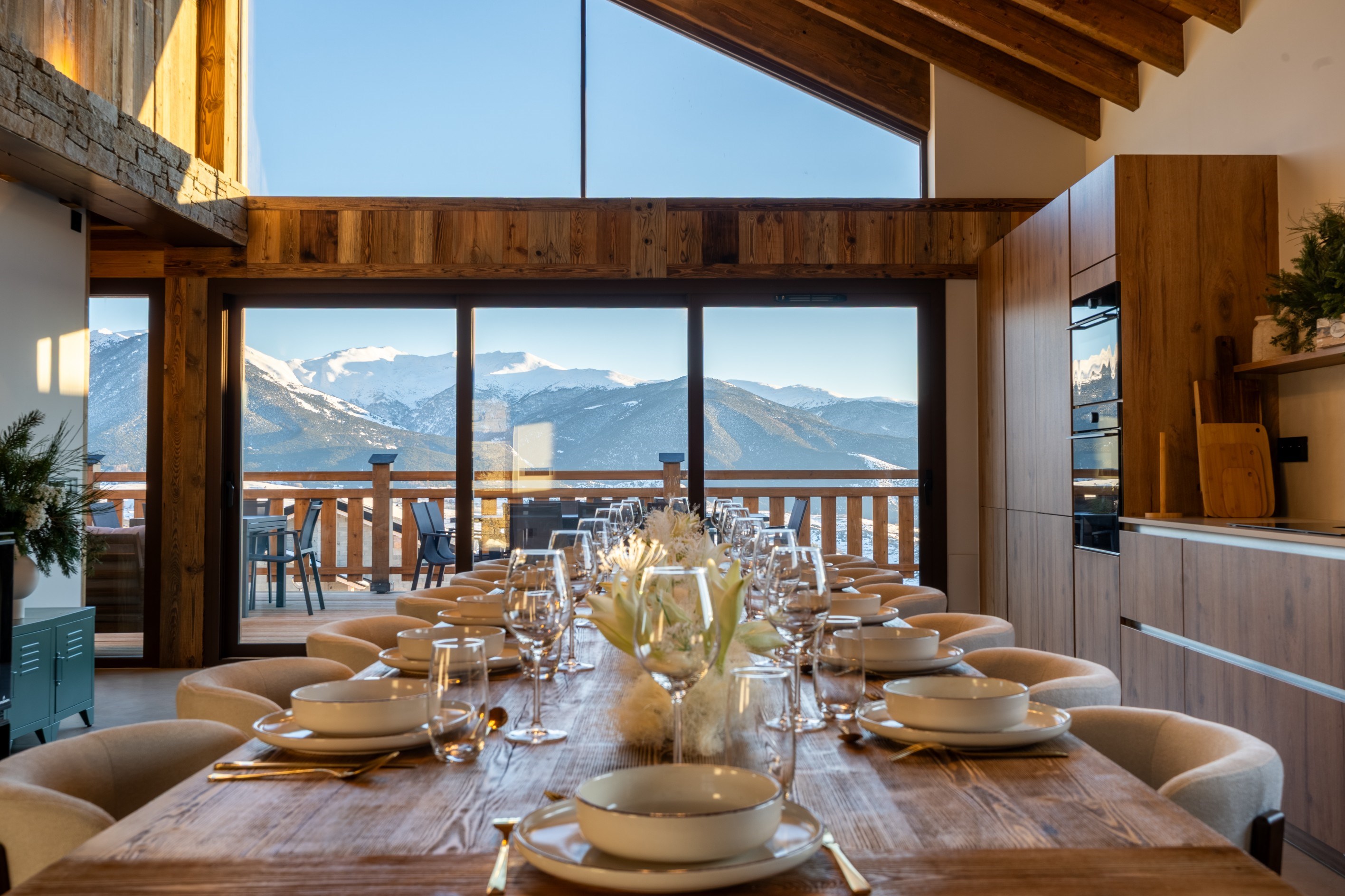  Exceptional New Chalet with Panoramic Views and High-End Features - 物件實景