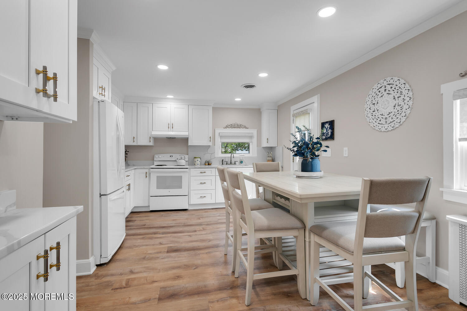 Belford, New Jersey, 07718, United States, 3 Bedrooms Bedrooms, ,2 BathroomsBathrooms,Residential,For Sale,1921068