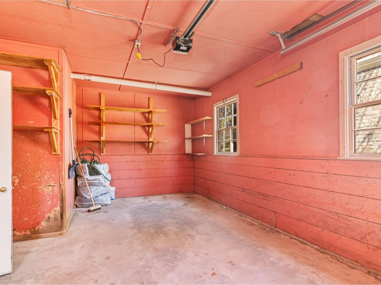 Burlington, Vermont, 05401, United States, 3 Bedrooms Bedrooms, ,2 BathroomsBathrooms,Residential,For Sale,1777019