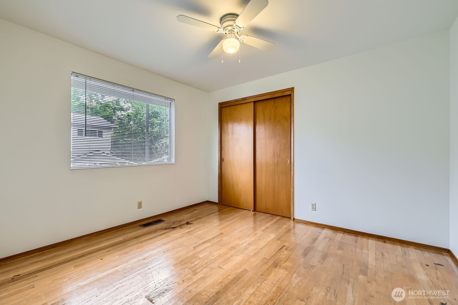 Seattle, Washington, 98125, United States, ,Residential,For Sale,1928074