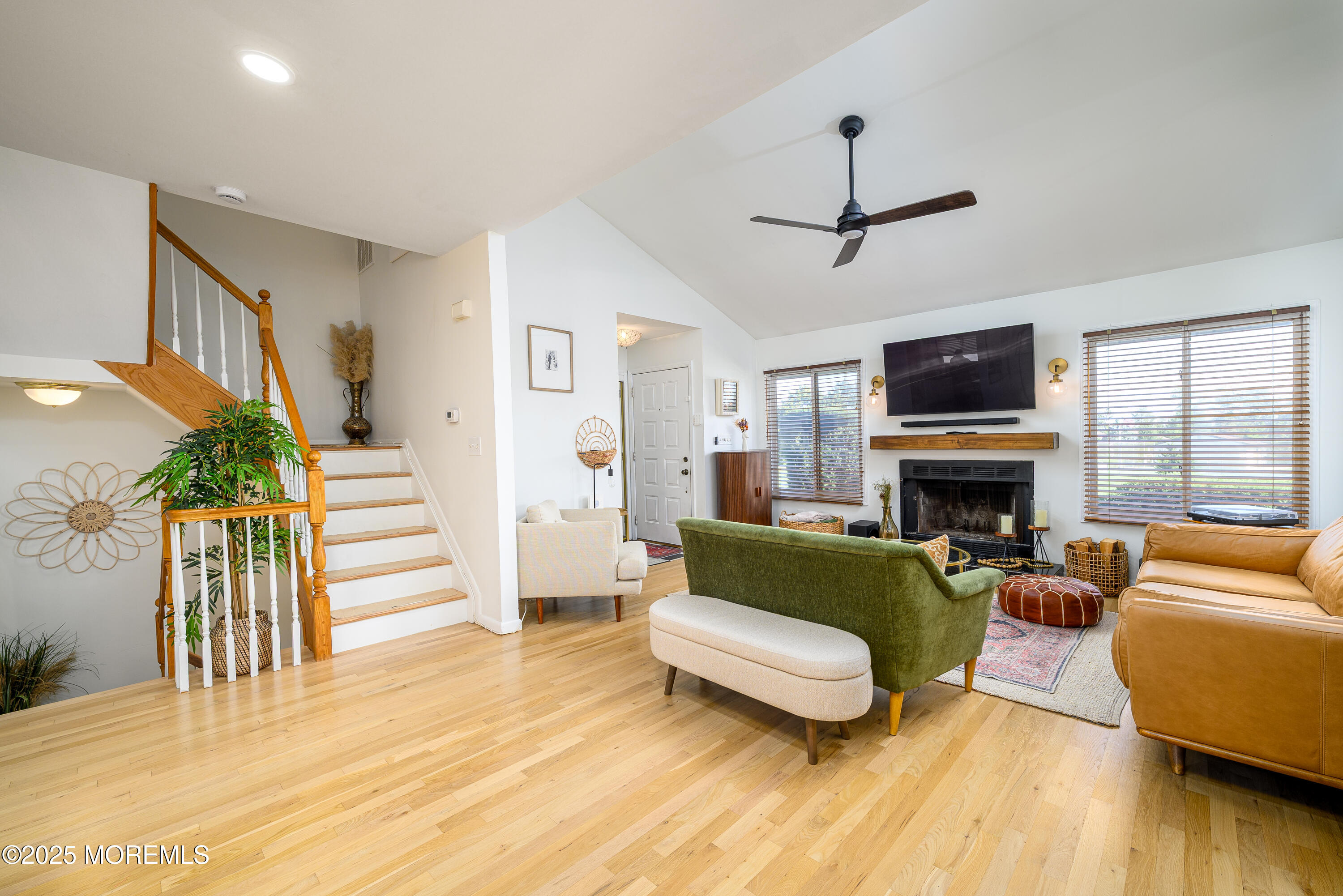 Red Bank, New Jersey, 07701, United States, 2 Bedrooms Bedrooms, ,3 BathroomsBathrooms,Residential,For Sale,1970602