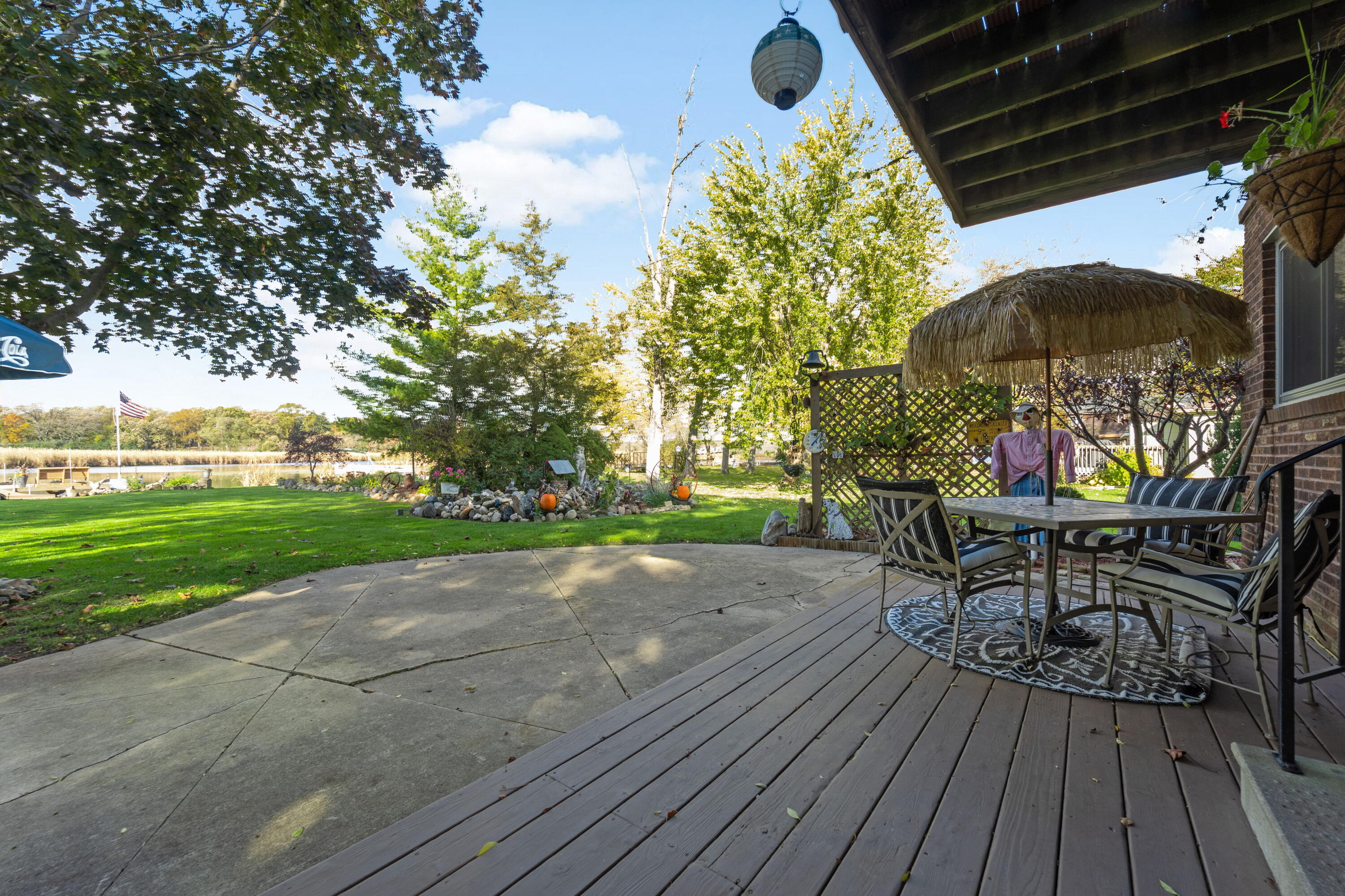 Waterford, Wisconsin, 53185, United States, 2 Bedrooms Bedrooms, ,2 BathroomsBathrooms,Residential,For Sale,1985516