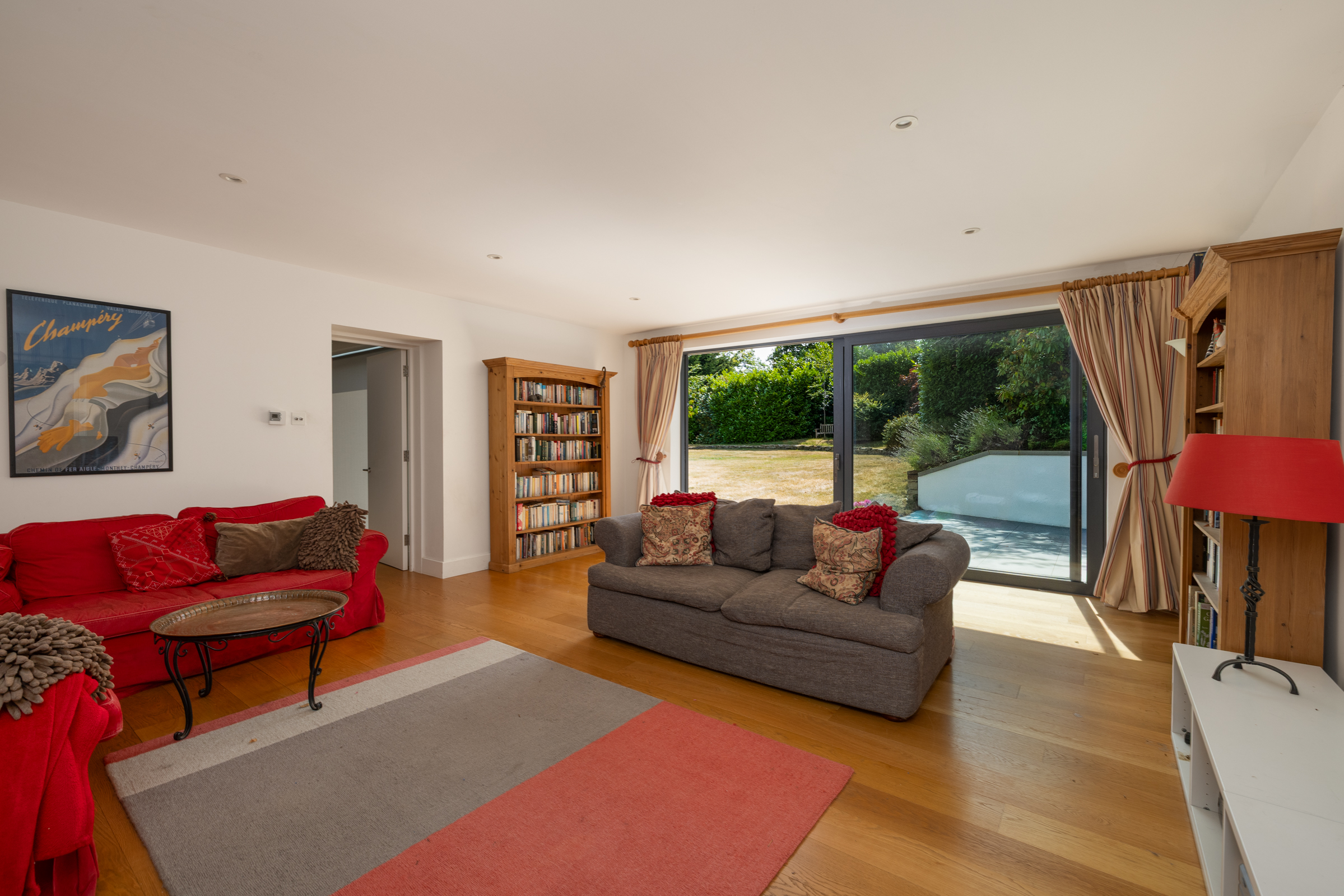  A detached modern six bedroom family house located on the private Coombe Estate - 物件實景