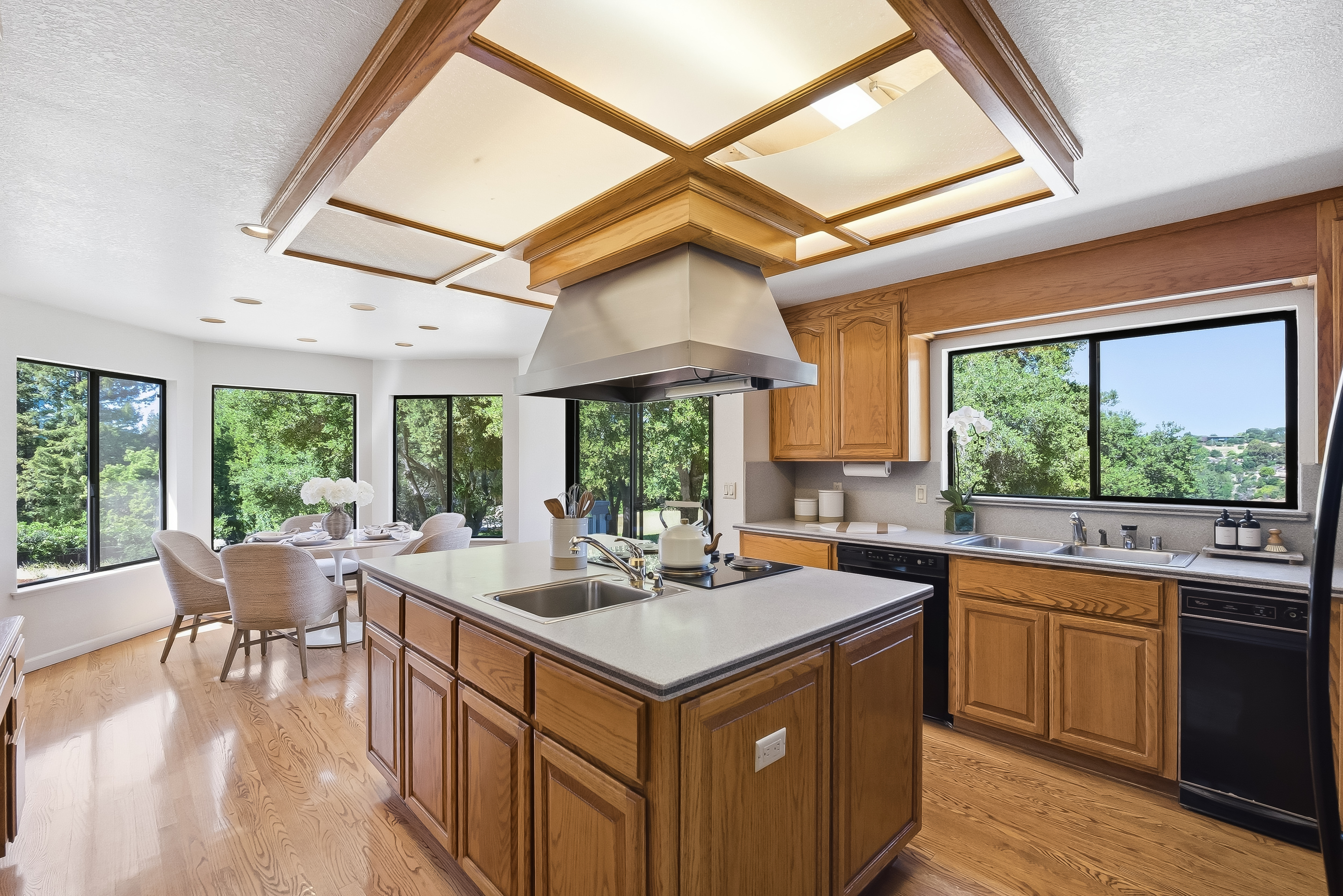  More Than 2.7 Acres of Privacy and Potential with Palo Alto Schools - 物件實景