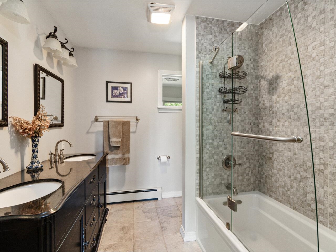 Waterbury, Vermont, 05676, United States, 2 Bedrooms Bedrooms, ,2 BathroomsBathrooms,Residential,For Sale,1938953