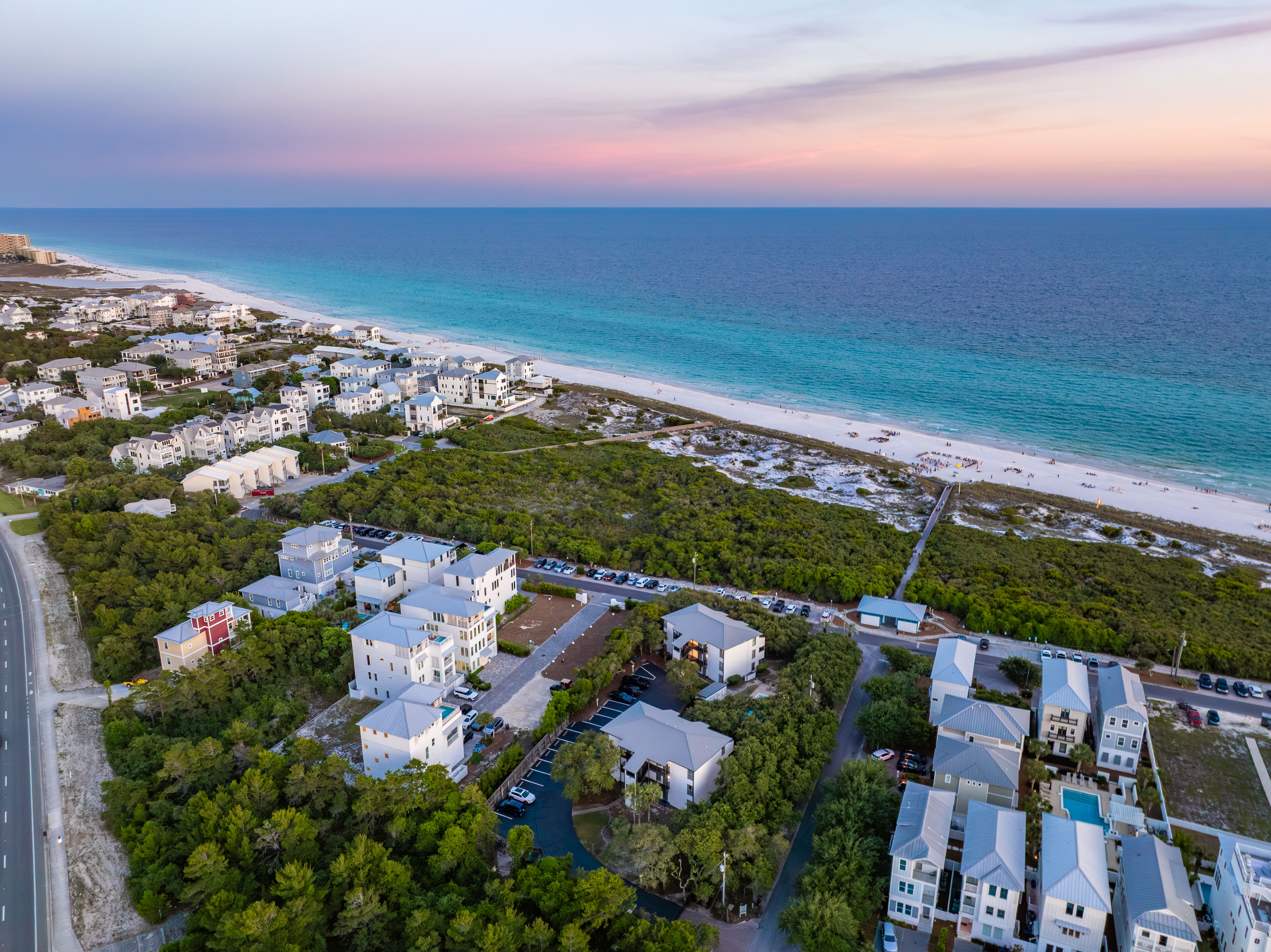 Four-Level Coastal Estate with Gulf Views in Exclusive Mala Beach - 物件實景
