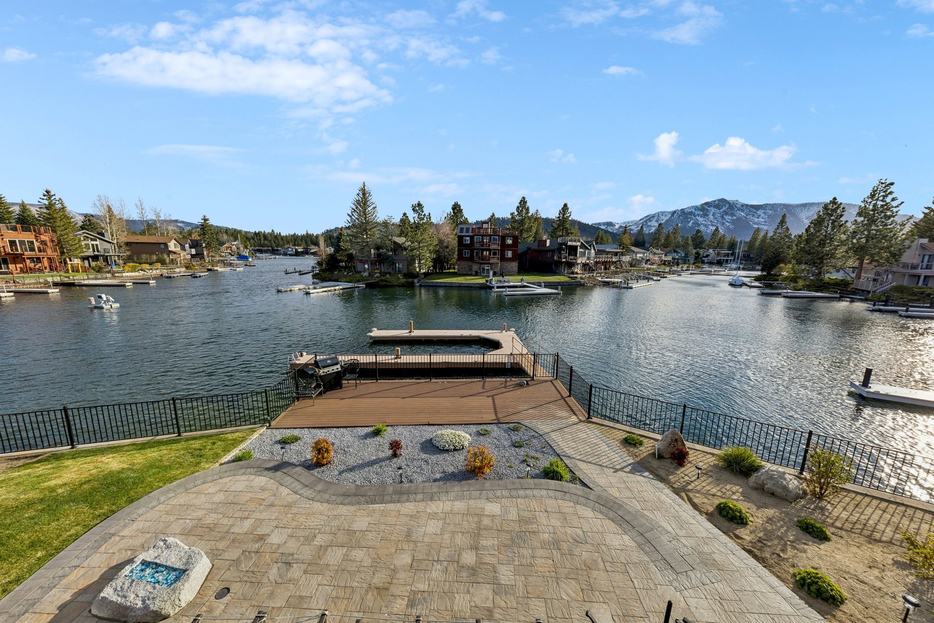  Lake Living in the Tahoe Keys includes Large dock, Party Deck and Views - 物件實景