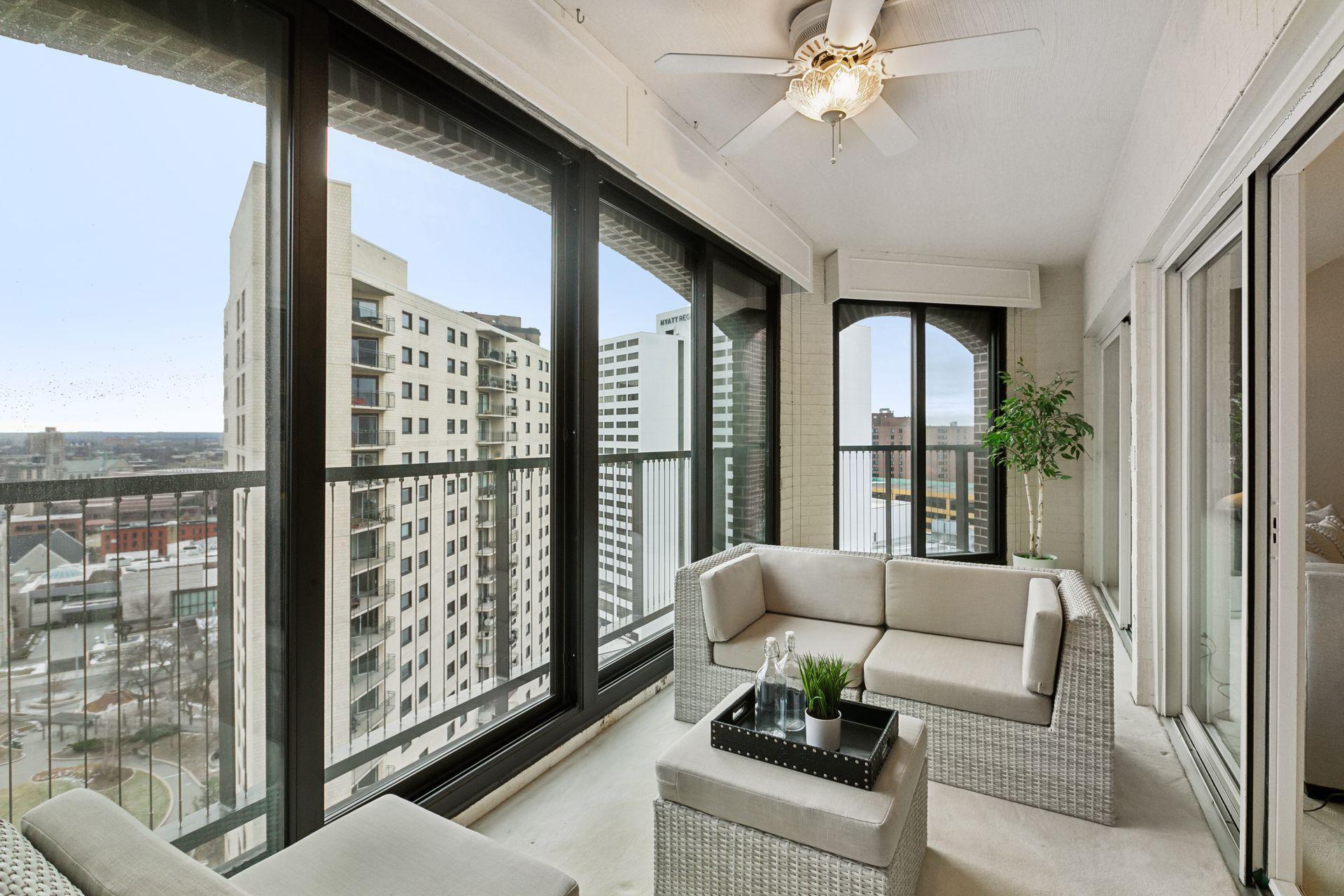 Minneapolis, Minnesota, 55403, United States, 2 Bedrooms Bedrooms, ,1 BathroomBathrooms,Residential,For Sale,1829145