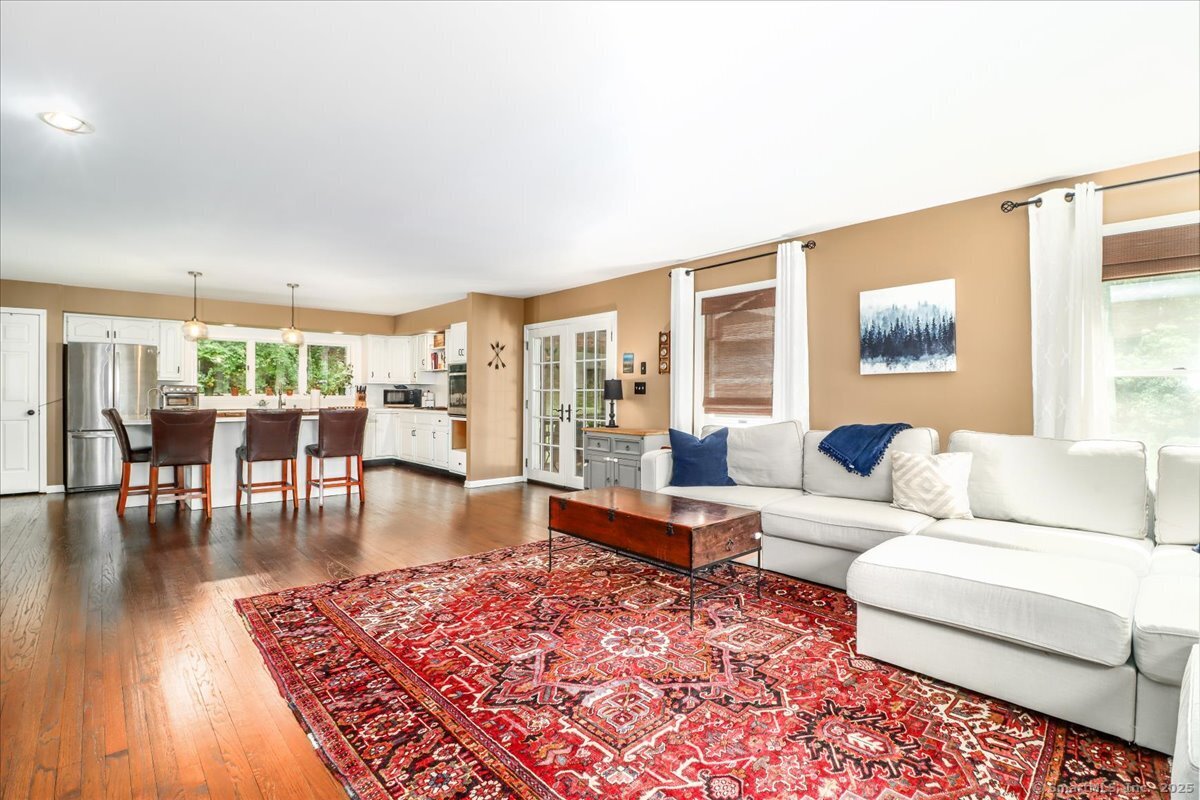 Oxford, Connecticut, 06478, United States, 3 Bedrooms Bedrooms, ,3 BathroomsBathrooms,Residential,For Sale,1916660