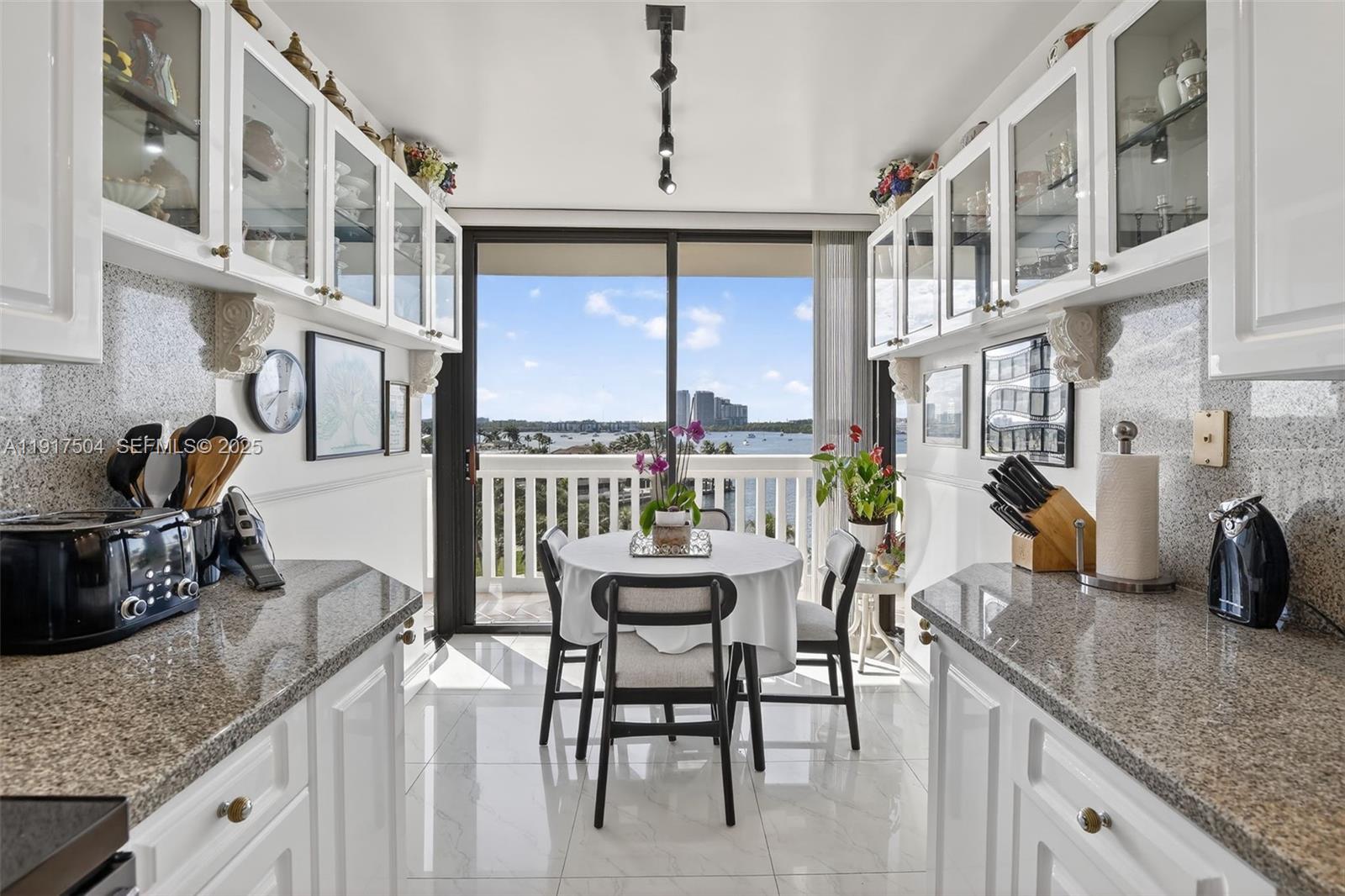 Aventura, Florida, 33160, United States, 3 Bedrooms Bedrooms, ,3 BathroomsBathrooms,Residential,For Sale,1997076