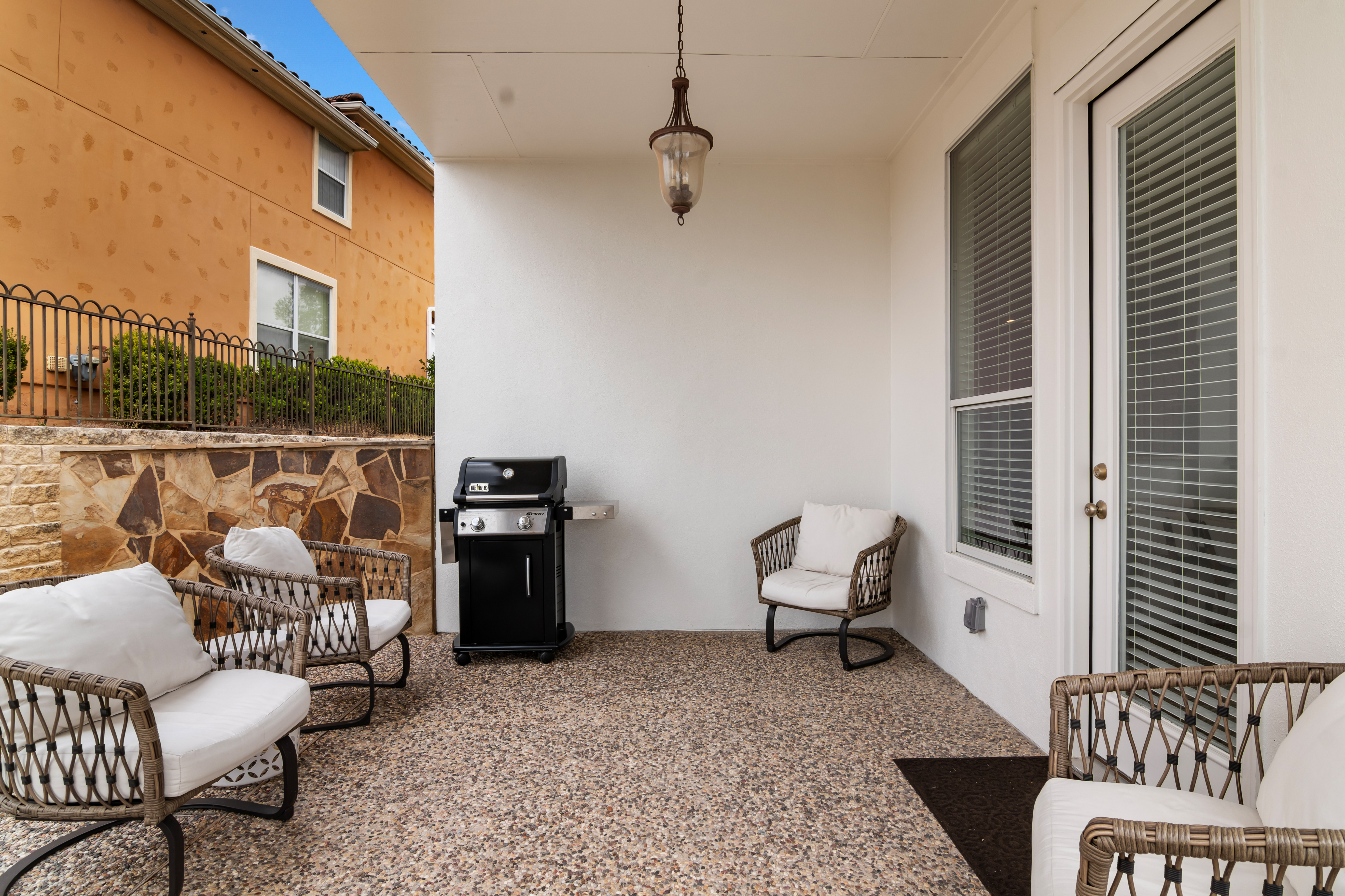  Elegant Mediterranean Retreat in The Dominion - 物件實景