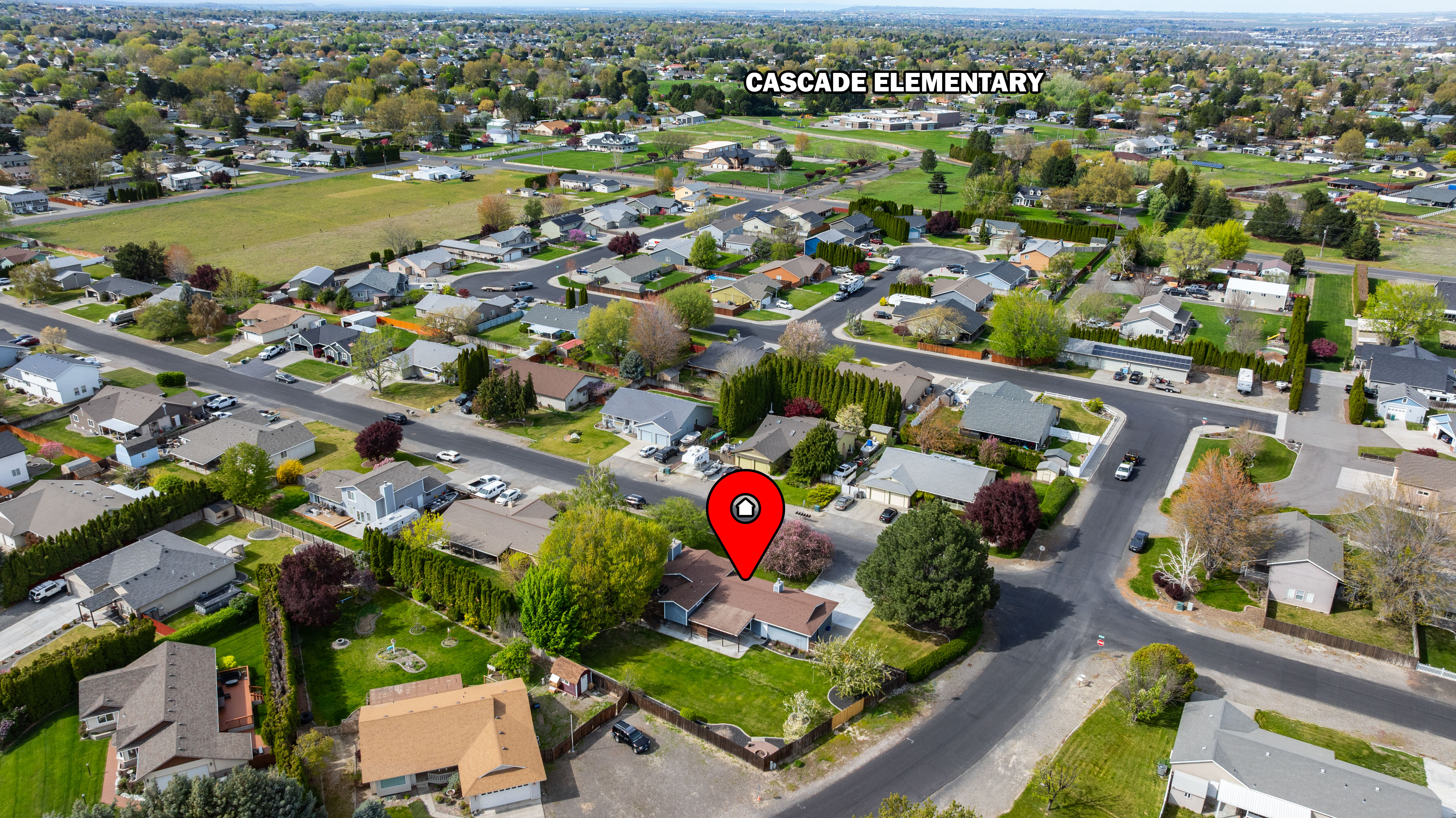  Beautifully Maintained Tri-Level Home - 物件實景