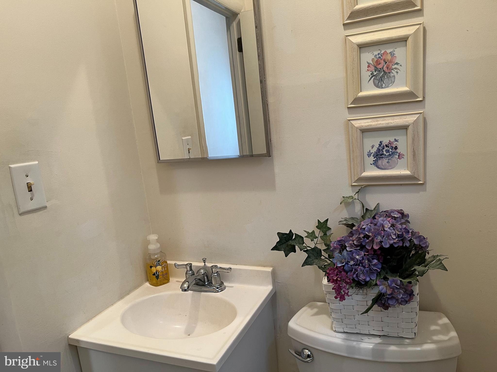 Southampton, Pennsylvania, 18966, United States, 4 Bedrooms Bedrooms, ,Residential,For Sale,1990215