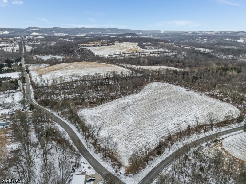 Columbia, New Jersey, 07832, United States, 3 Bedrooms Bedrooms, ,1 BathroomBathrooms,Residential,For Sale,2006110