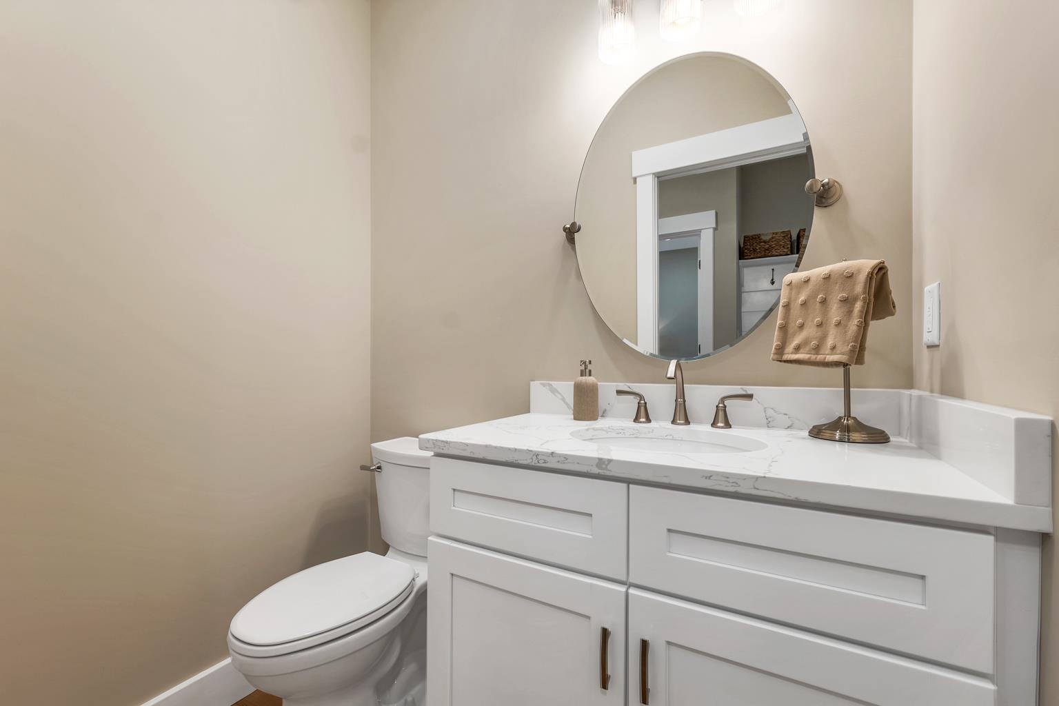 Laconia, New Hampshire, 03246, United States, 3 Bedrooms Bedrooms, ,3 BathroomsBathrooms,Residential,For Sale,1932606