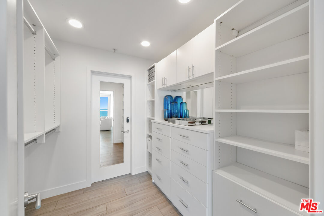 Malibu, California, 90265, United States, 3 Bedrooms Bedrooms, ,4 BathroomsBathrooms,Residential,For Sale,1722107