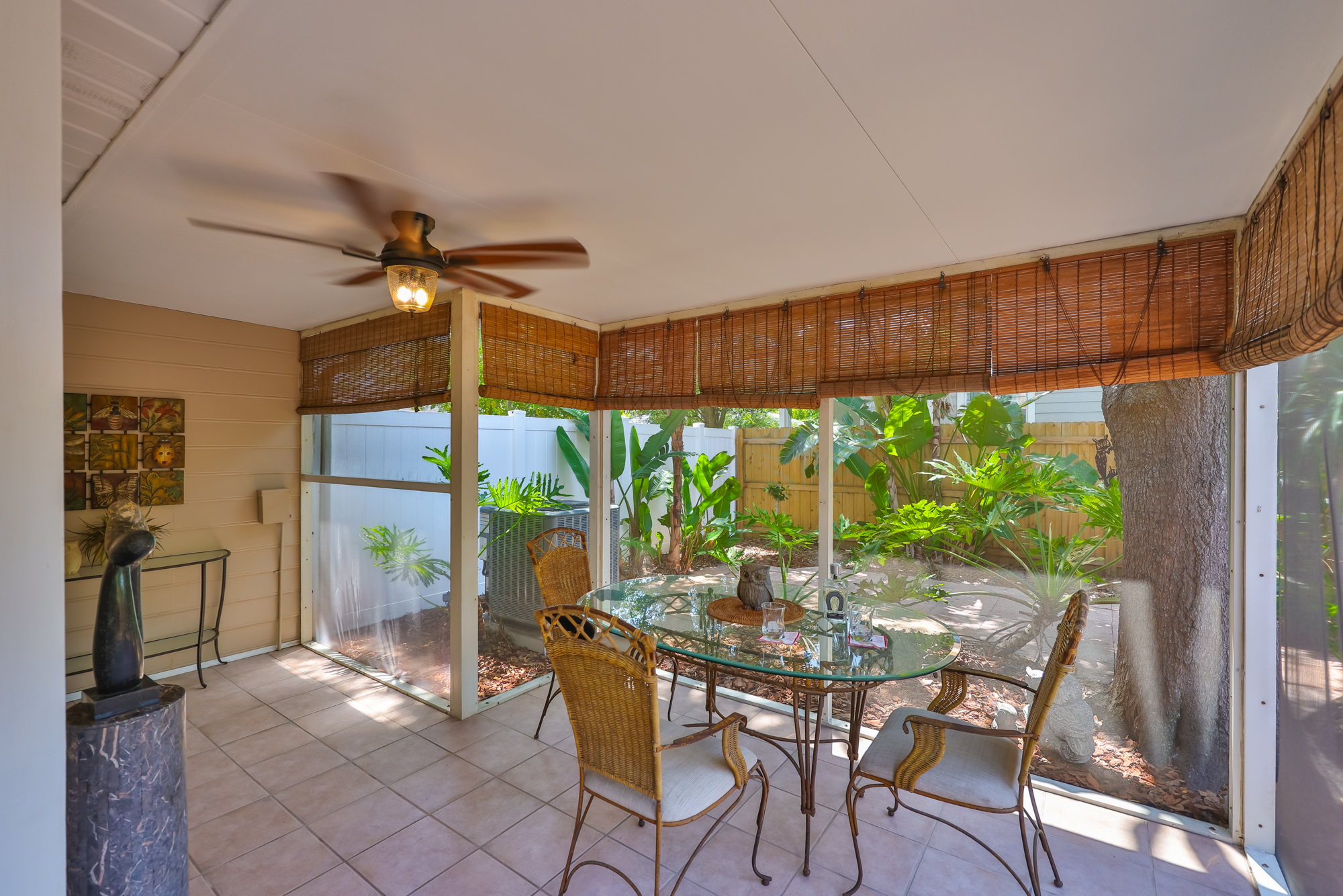 Tampa, Florida, 33629, United States, 2 Bedrooms Bedrooms, ,3 BathroomsBathrooms,Residential,For Sale,1981807