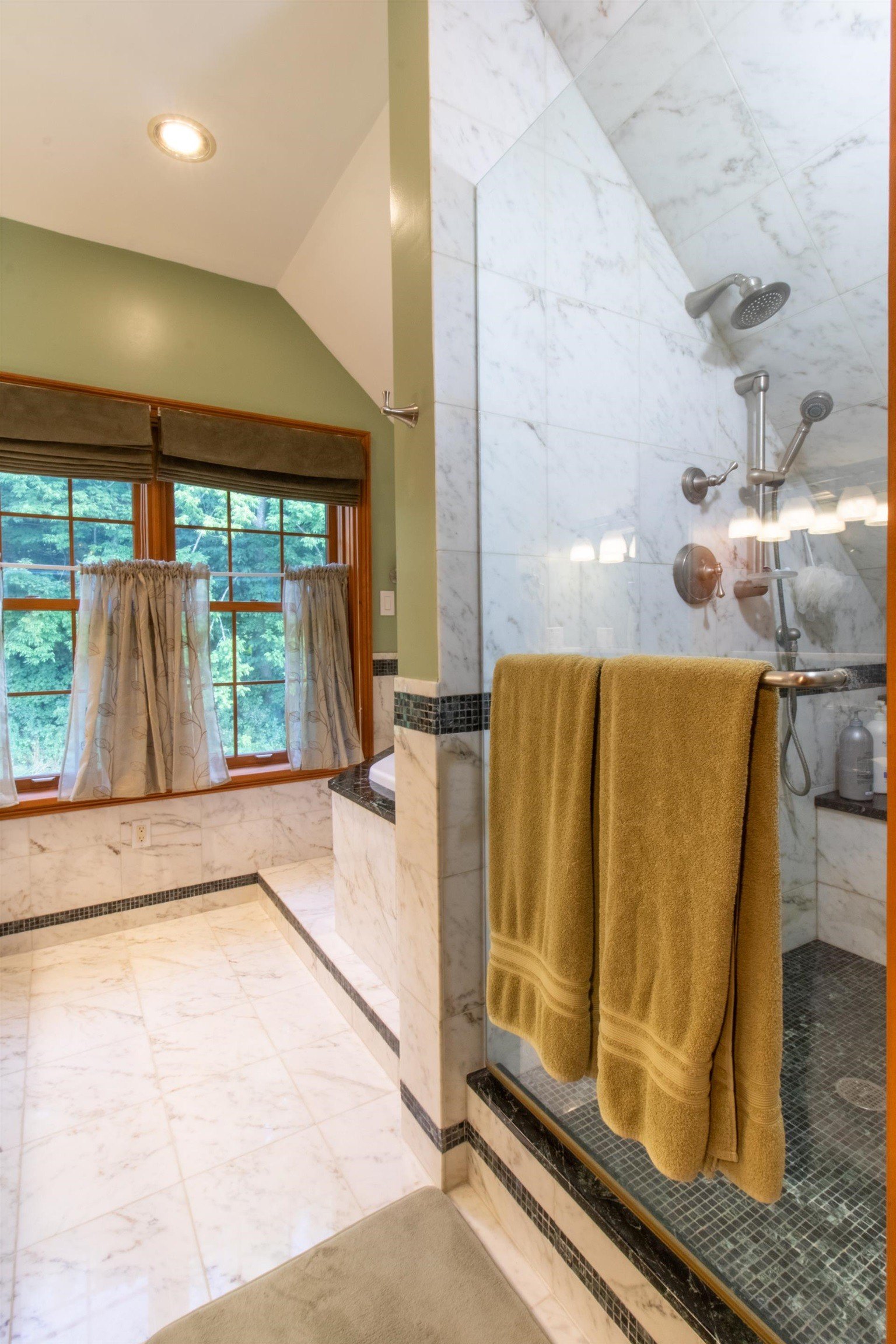 Burke, Vermont, 05832-9751, United States, 4 Bedrooms Bedrooms, ,3 BathroomsBathrooms,Residential,For Sale,1974473