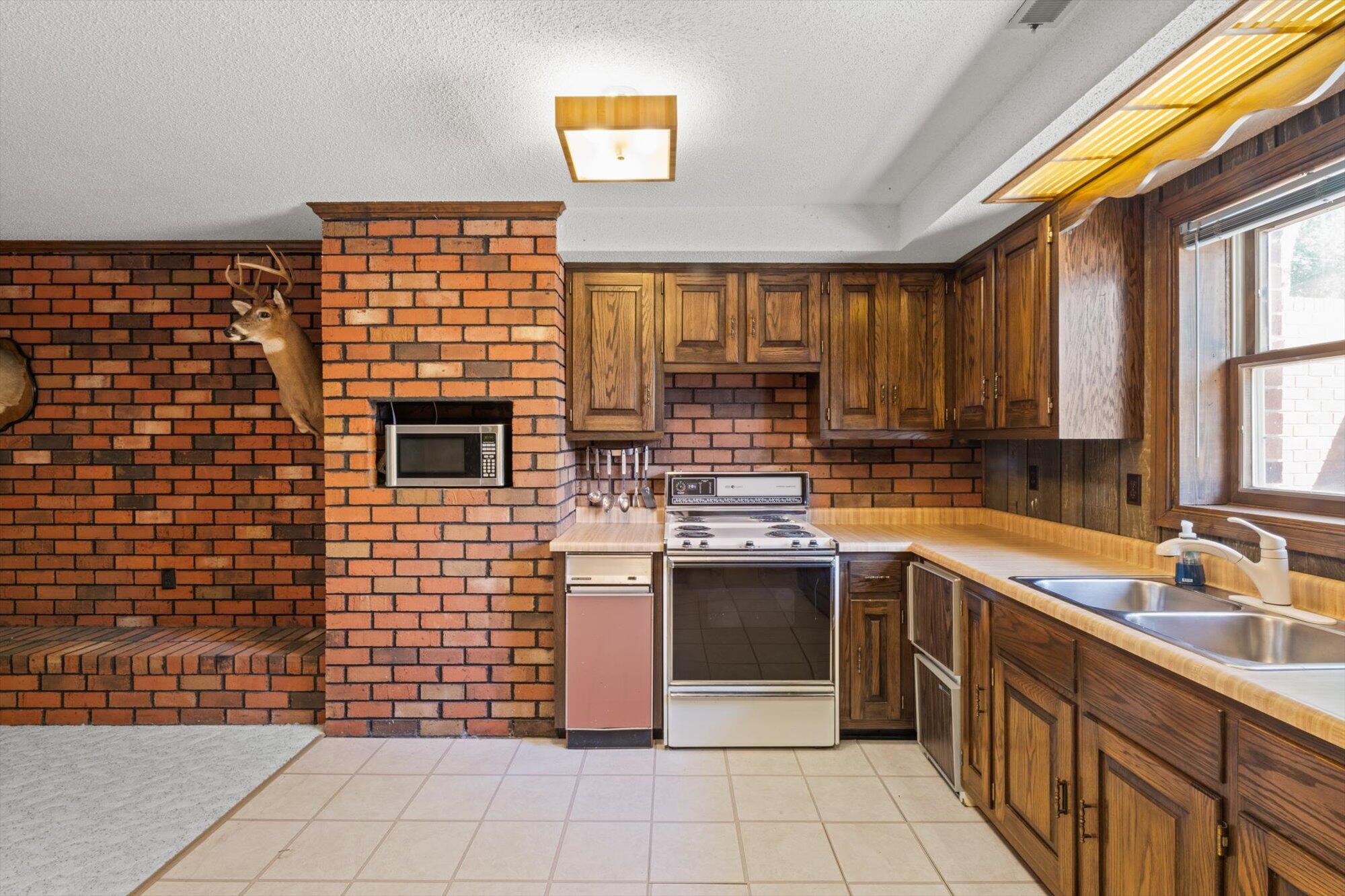 Athens, Tennessee, 37303, United States, 4 Bedrooms Bedrooms, ,3 BathroomsBathrooms,Residential,For Sale,1983022