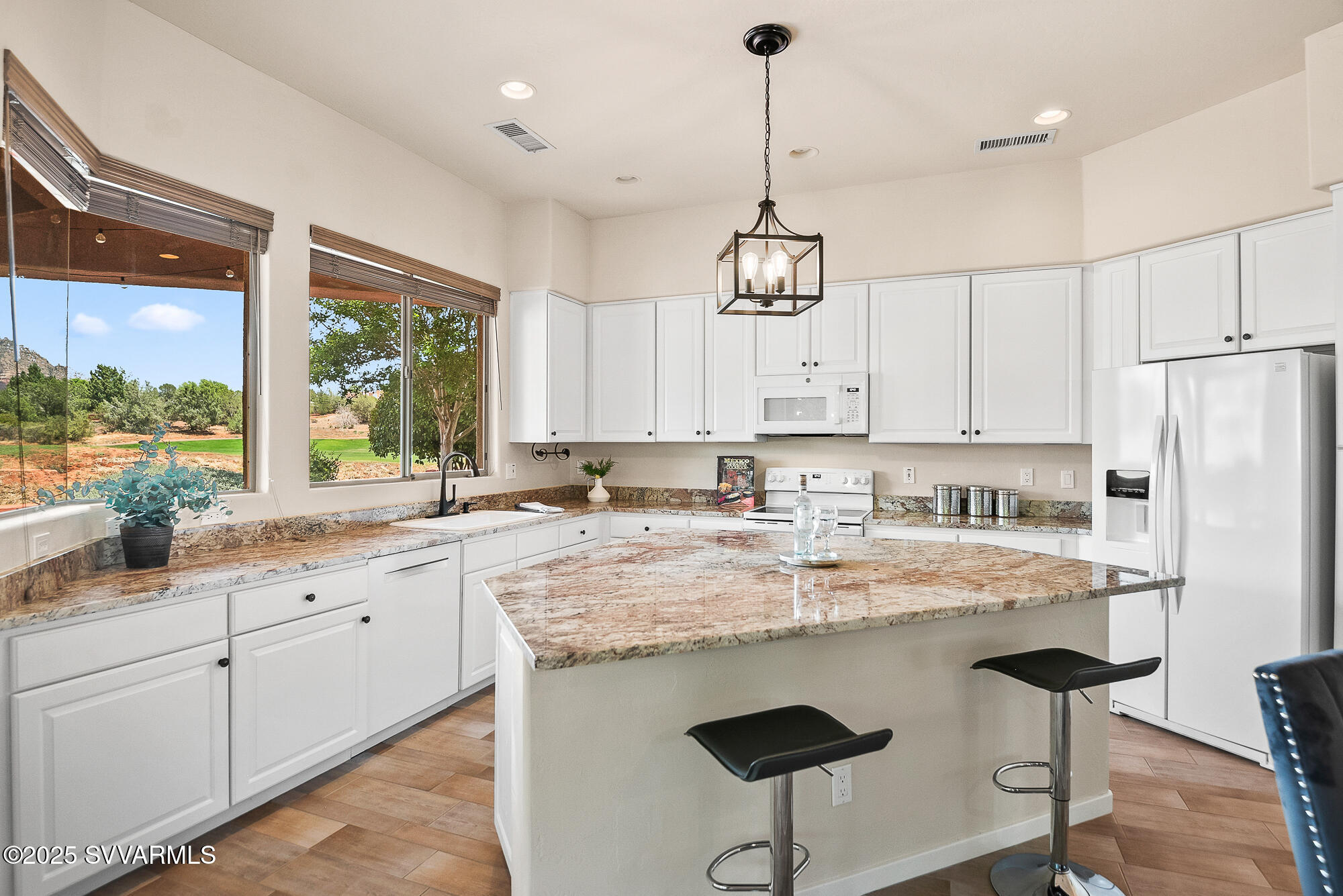 Sedona, Arizona, 86351, United States, 2 Bedrooms Bedrooms, ,2 BathroomsBathrooms,Residential,For Sale,1883707